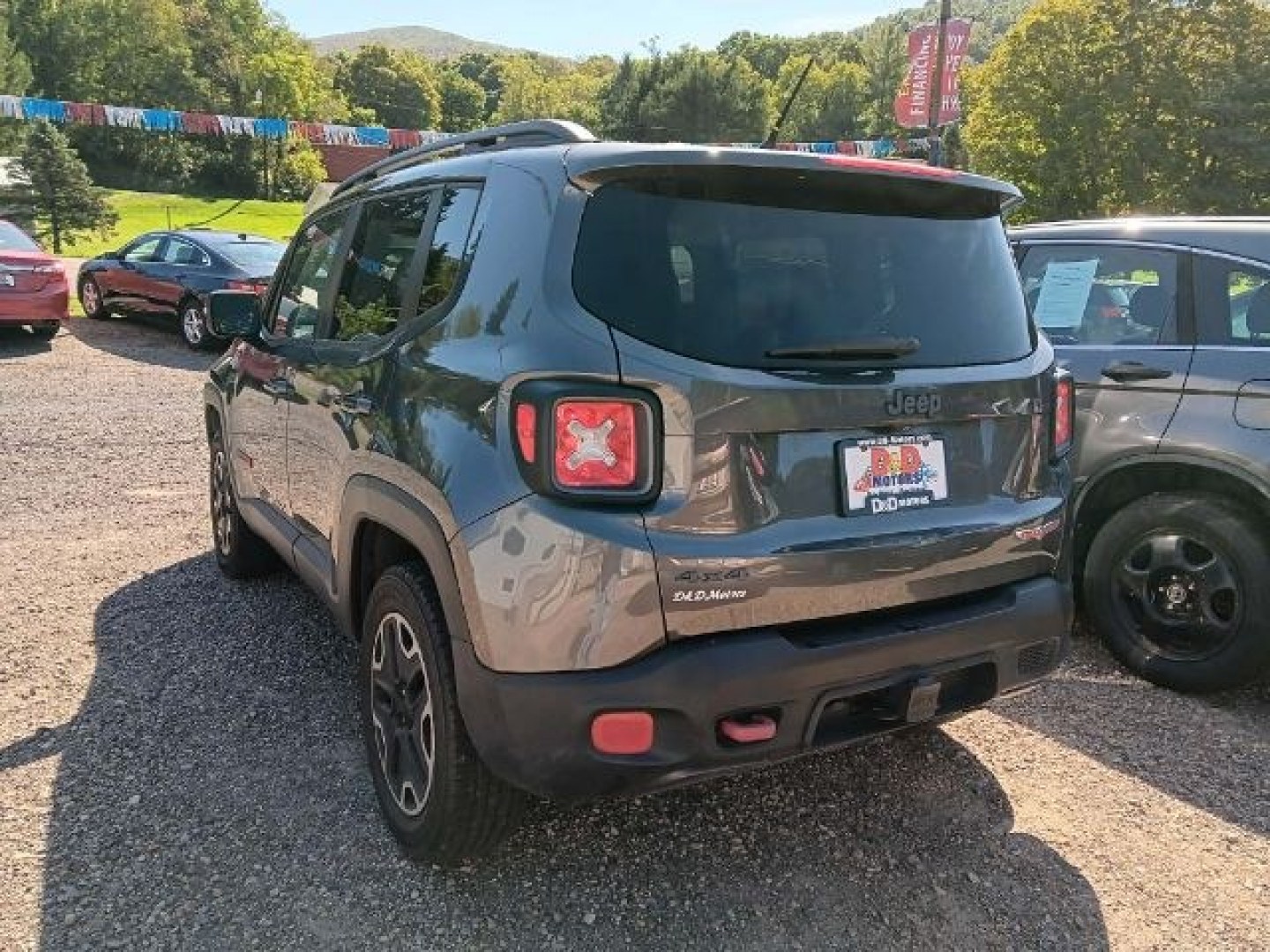 2016 GRAY Jeep Renegade Trailhawk (ZACCJBCT6GP) with an 2.4L L4 engine, AT transmission, located at 19521 New George's Creek Rd SW, Barton, MD, 21521, (301) 463-2404, 39.524323, -79.017906- Photo#4