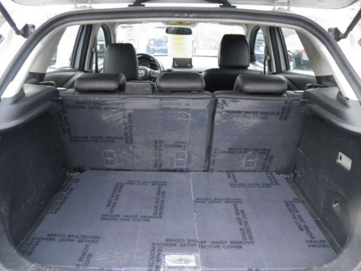 2016 Gray Mazda CX-3 Touring (JM1DKBC75G0) with an 2.0L I4 engine, AT transmission, located at 15520 McMullen Hwy SW, Belair, MD, 21502, (301) 729-3700, 39.581375, -78.846451 - Photo#4