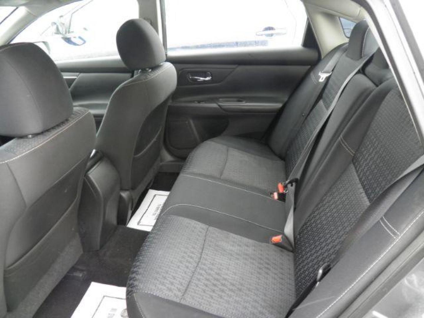 2016 Gray Nissan Altima 2.5 S (1N4AL3AP6GC) with an 2.5L I4 engine, AT transmission, located at 15520 McMullen Hwy SW, Belair, MD, 21502, (301) 729-3700, 39.581375, -78.846451 - Photo#3