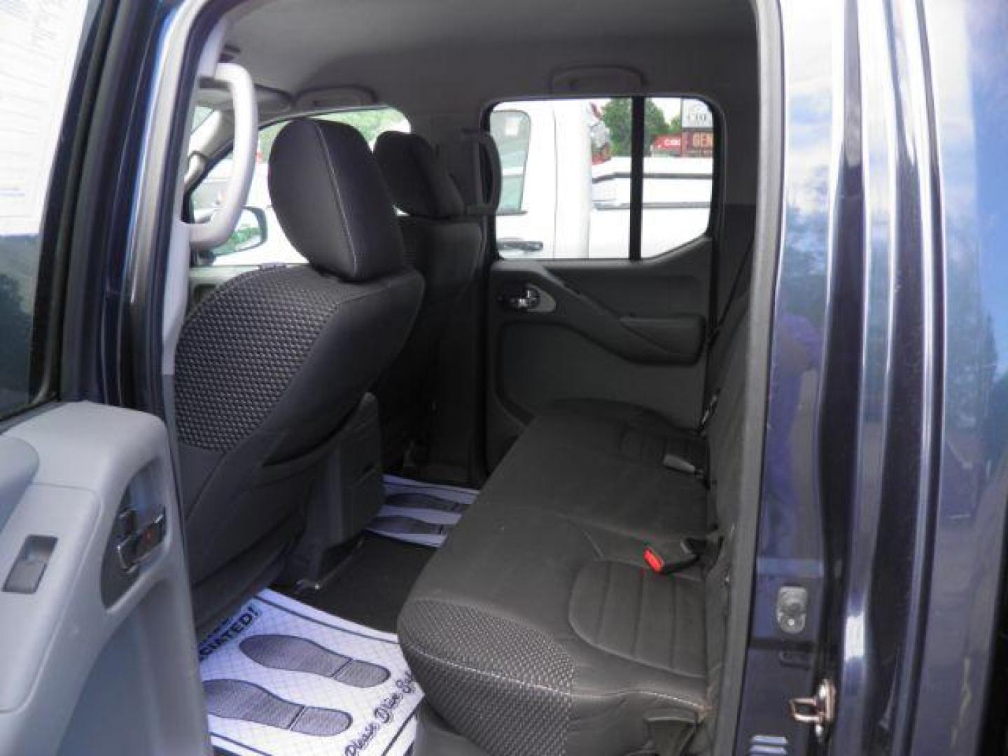 2016 BLUE Nissan Frontier S Crew Cab 5AT 2WD (1N6AD0ER7GN) with an 4.0 V6 engine, AT transmission, located at 15520 McMullen Hwy SW, Belair, MD, 21502, (301) 729-3700, 39.581375, -78.846451 - Photo#3