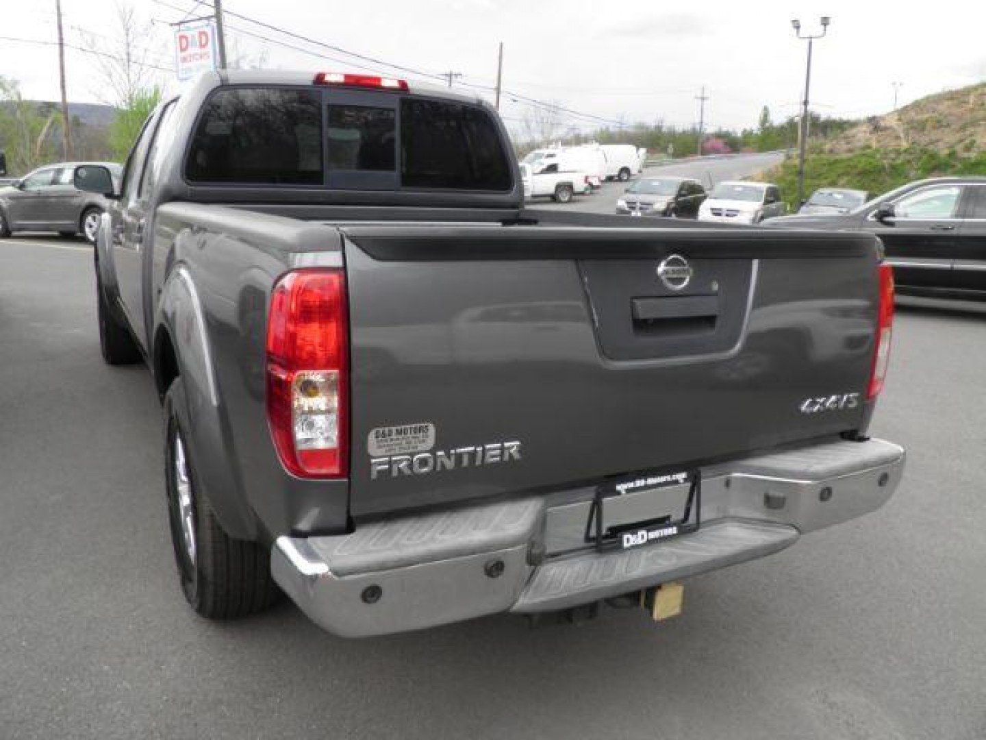 2016 GRAY Nissan Frontier SV (1N6AD0FV1GN) with an 4.0 V6 engine, located at 15520 McMullen Hwy SW, Belair, MD, 21502, (301) 729-3700, 39.581375, -78.846451- Photo#4
