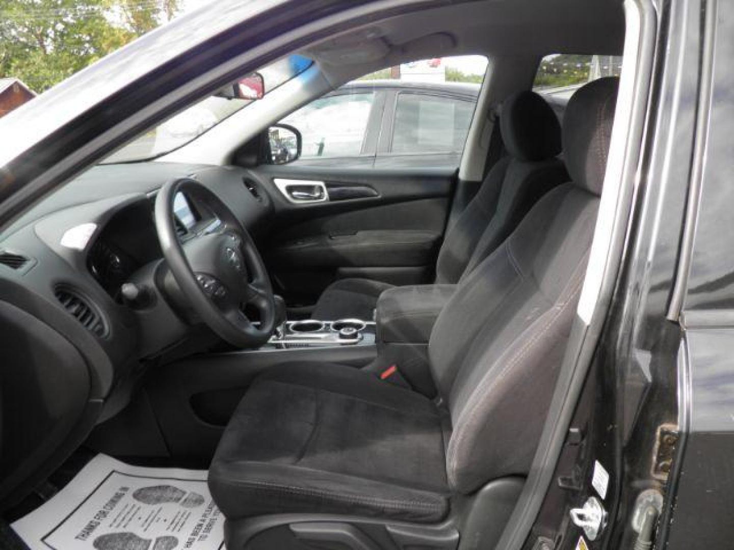 2016 Black Nissan Pathfinder S 4WD (5N1AR2MM5GC) with an 3.5L V6 engine, AT transmission, located at 15520 McMullen Hwy SW, Belair, MD, 21502, (301) 729-3700, 39.581375, -78.846451 - Photo#1