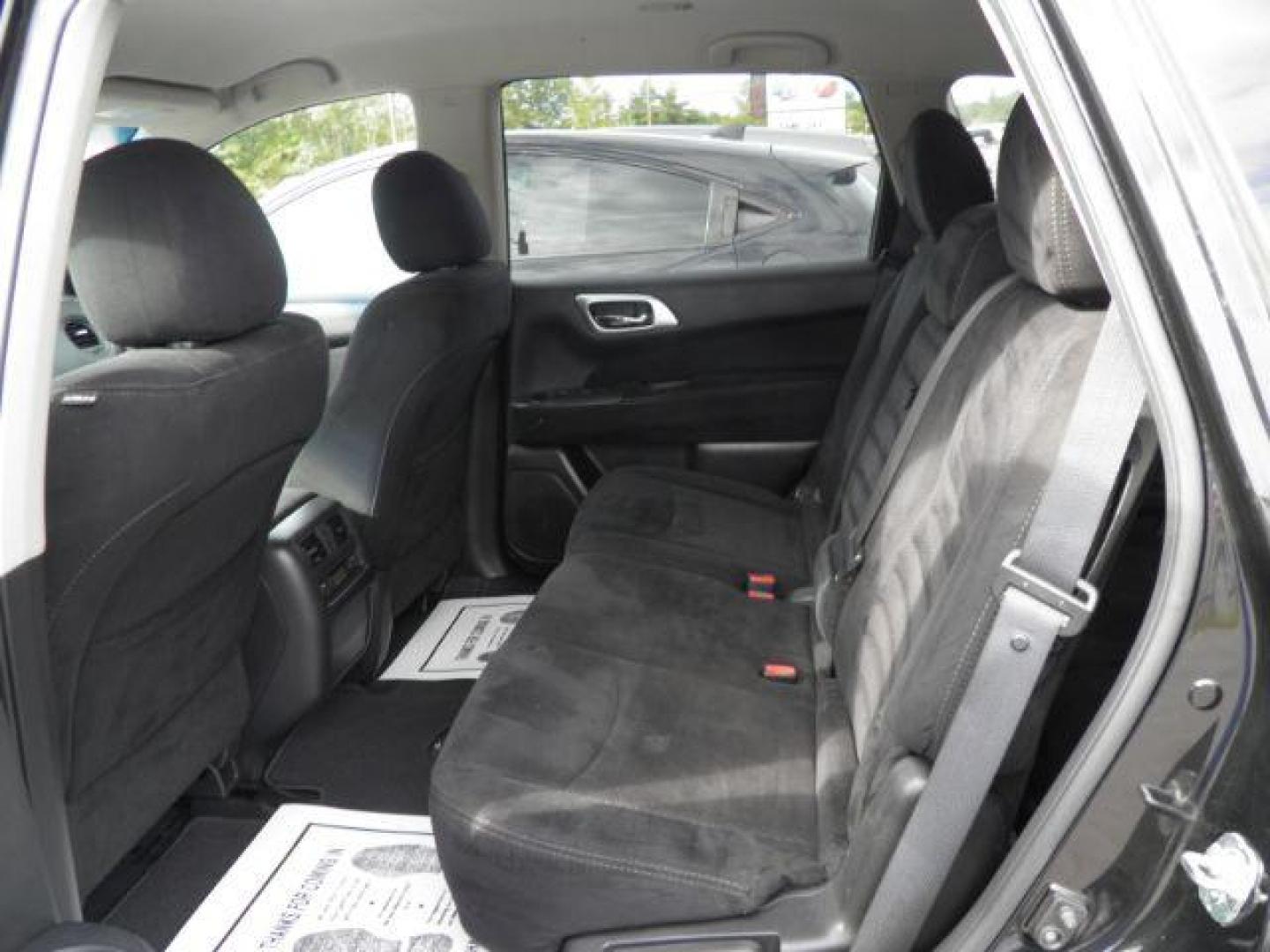 2016 Black Nissan Pathfinder S 4WD (5N1AR2MM5GC) with an 3.5L V6 engine, AT transmission, located at 15520 McMullen Hwy SW, Belair, MD, 21502, (301) 729-3700, 39.581375, -78.846451 - Photo#3