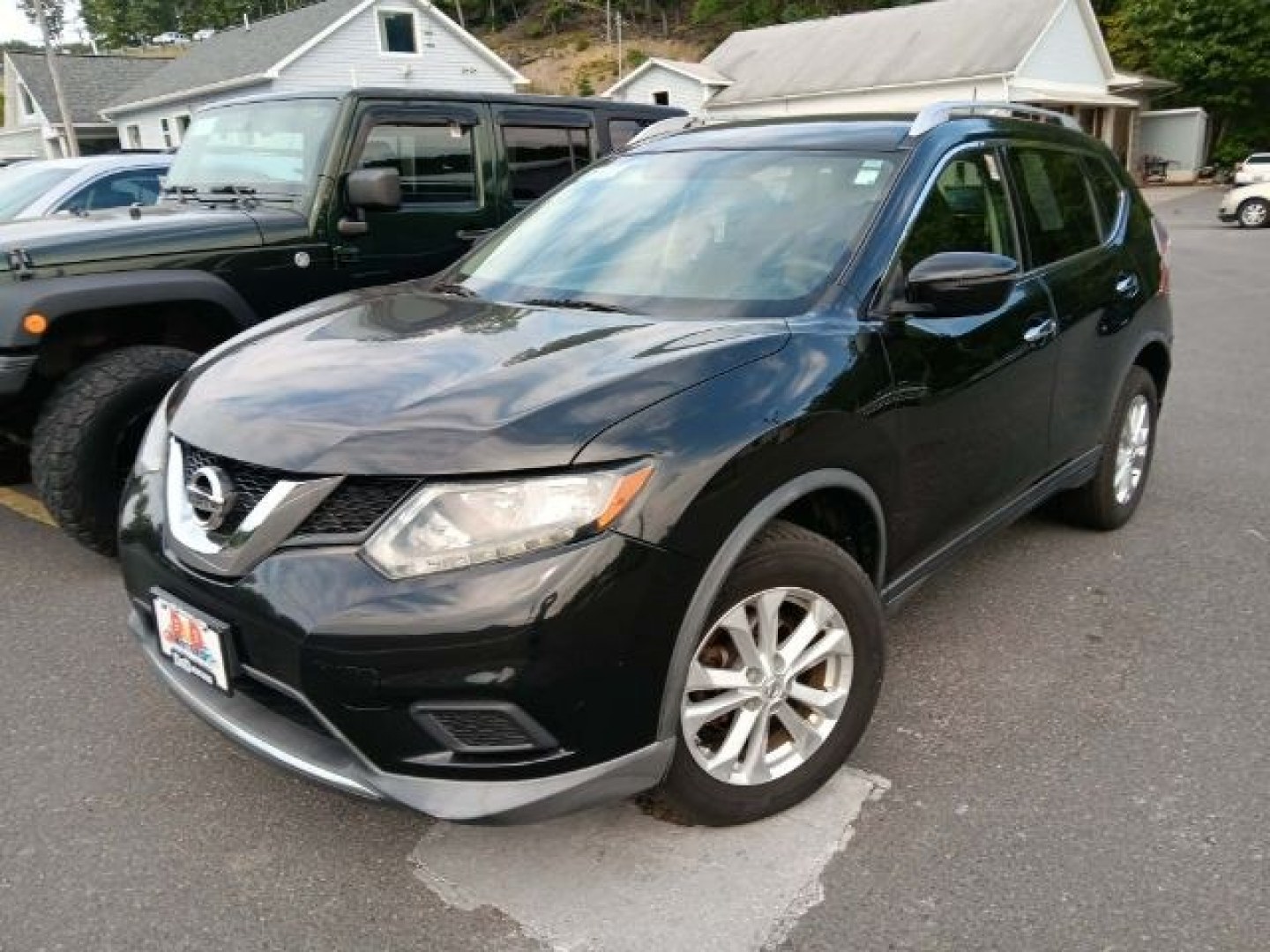 2016 BLACK Nissan Rogue SV (KNMAT2MVXGP) with an 2.5 L4 engine, AT transmission, located at 15520 McMullen Hwy SW, Belair, MD, 21502, (301) 729-3700, 39.581375, -78.846451- Photo#0