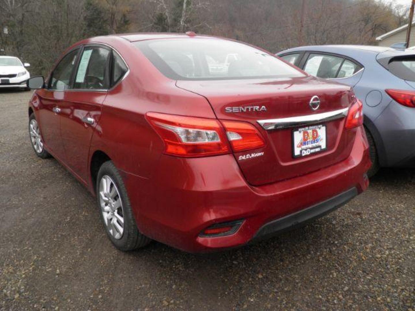 2016 RED Nissan Sentra SV (3N1AB7AP9GY) with an 1.8l L4 engine, AT transmission, located at 19521 New George's Creek Rd SW, Barton, MD, 21521, (301) 463-2404, 39.524323, -79.017906 - Photo#4