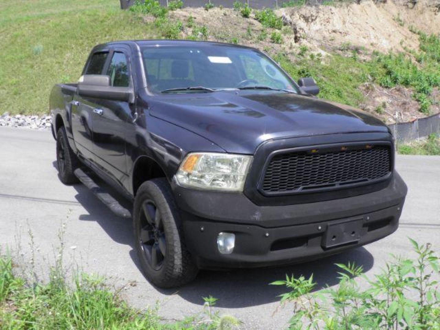 2016 Gray RAM 1500 SLT Crew Cab SWB 4WD (1C6RR7LG8GS) with an 3.6L V6 engine, AT transmission, located at 15520 McMullen Hwy SW, Belair, MD, 21502, (301) 729-3700, 39.581375, -78.846451 - Photo#0