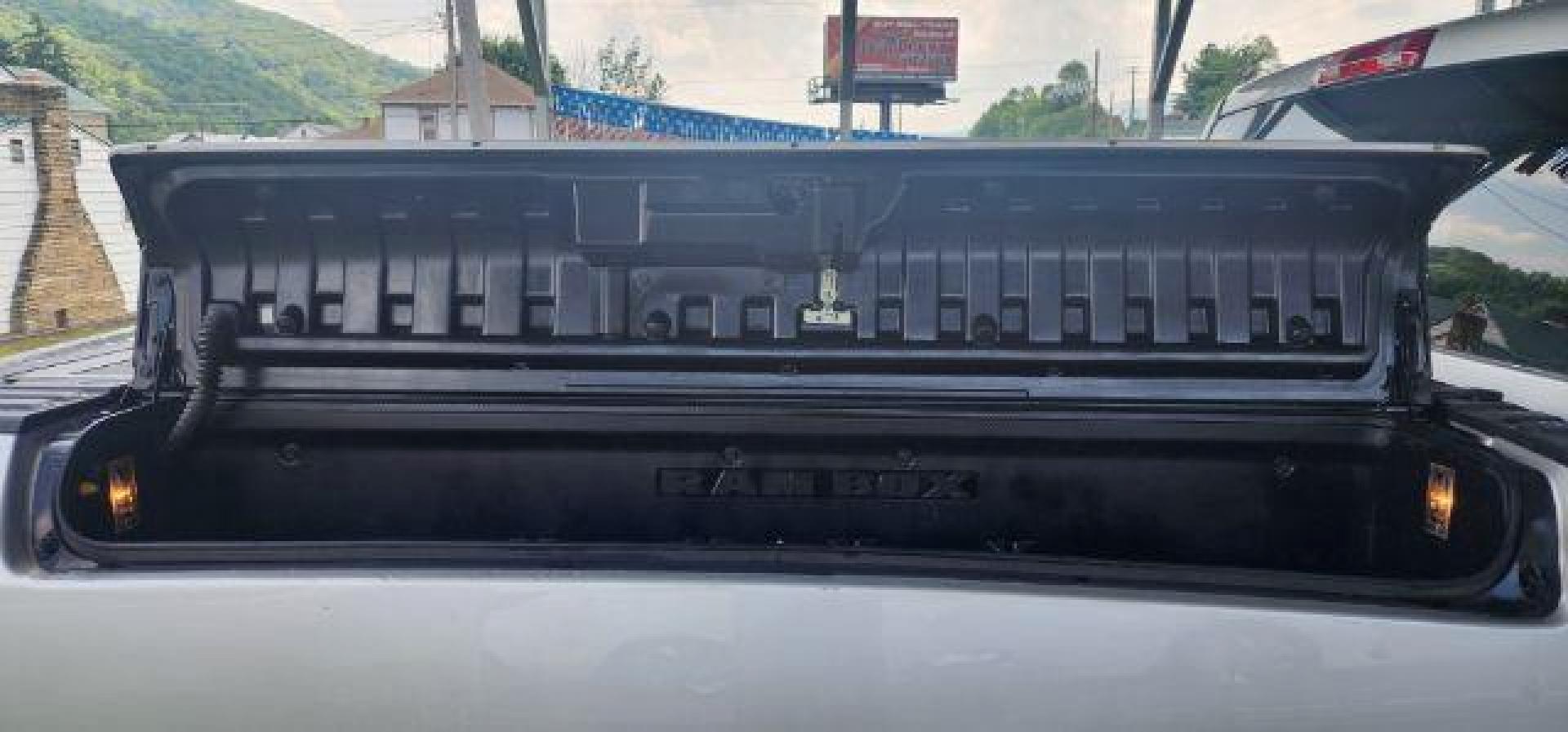 2016 GRAY /Diesel Gray/Black Ram 1500 Tradesman (1C6RR7ST9GS) with an 5.7 V8 engine, AT transmission, located at 15520 McMullen Hwy SW, Belair, MD, 21502, (301) 729-3700, 39.581375, -78.846451 - Photo#12