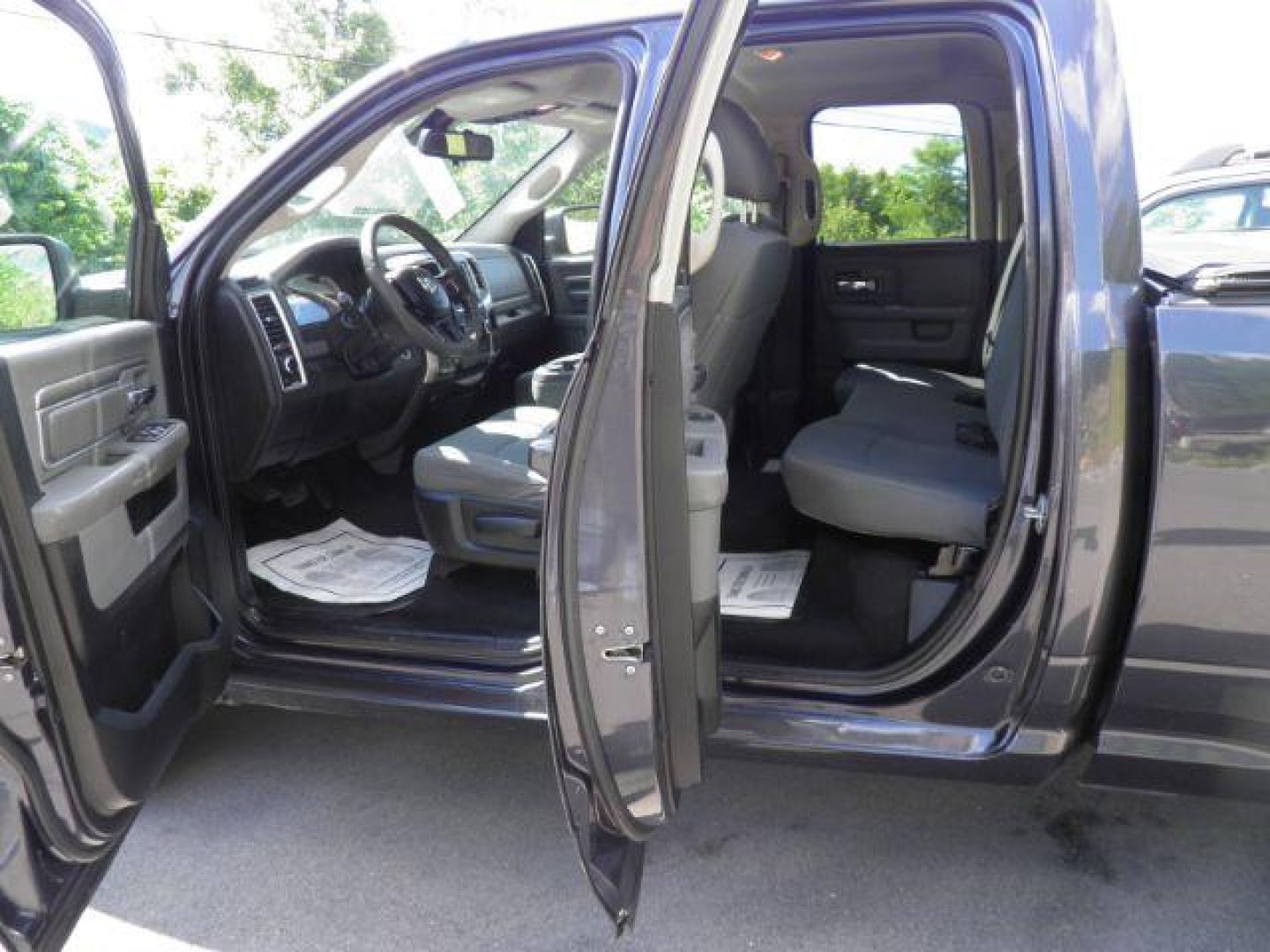 2016 GRAY Ram 1500 SLT (1C6RR7GG1GS) with an 5.7L V8 engine, located at 15520 McMullen Hwy SW, Belair, MD, 21502, (301) 729-3700, 39.581375, -78.846451- Photo#3