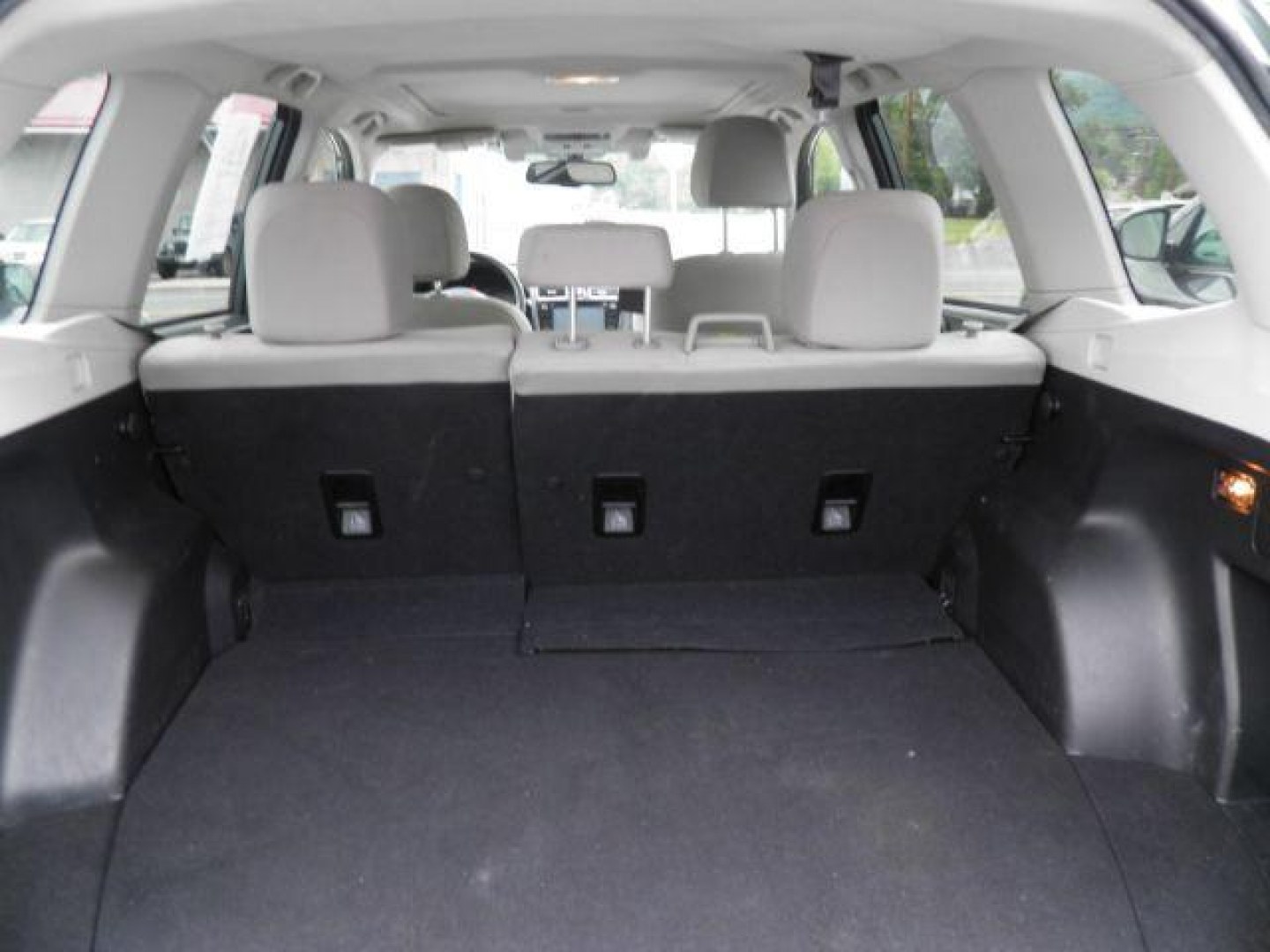 2016 Green Subaru Forester 2.5i Premium (JF2SJAGC5GH) with an 2.5L H4 engine, AT transmission, located at 19521 New George's Creek Rd SW, Barton, MD, 21521, (301) 463-2404, 39.524323, -79.017906 - Photo#4