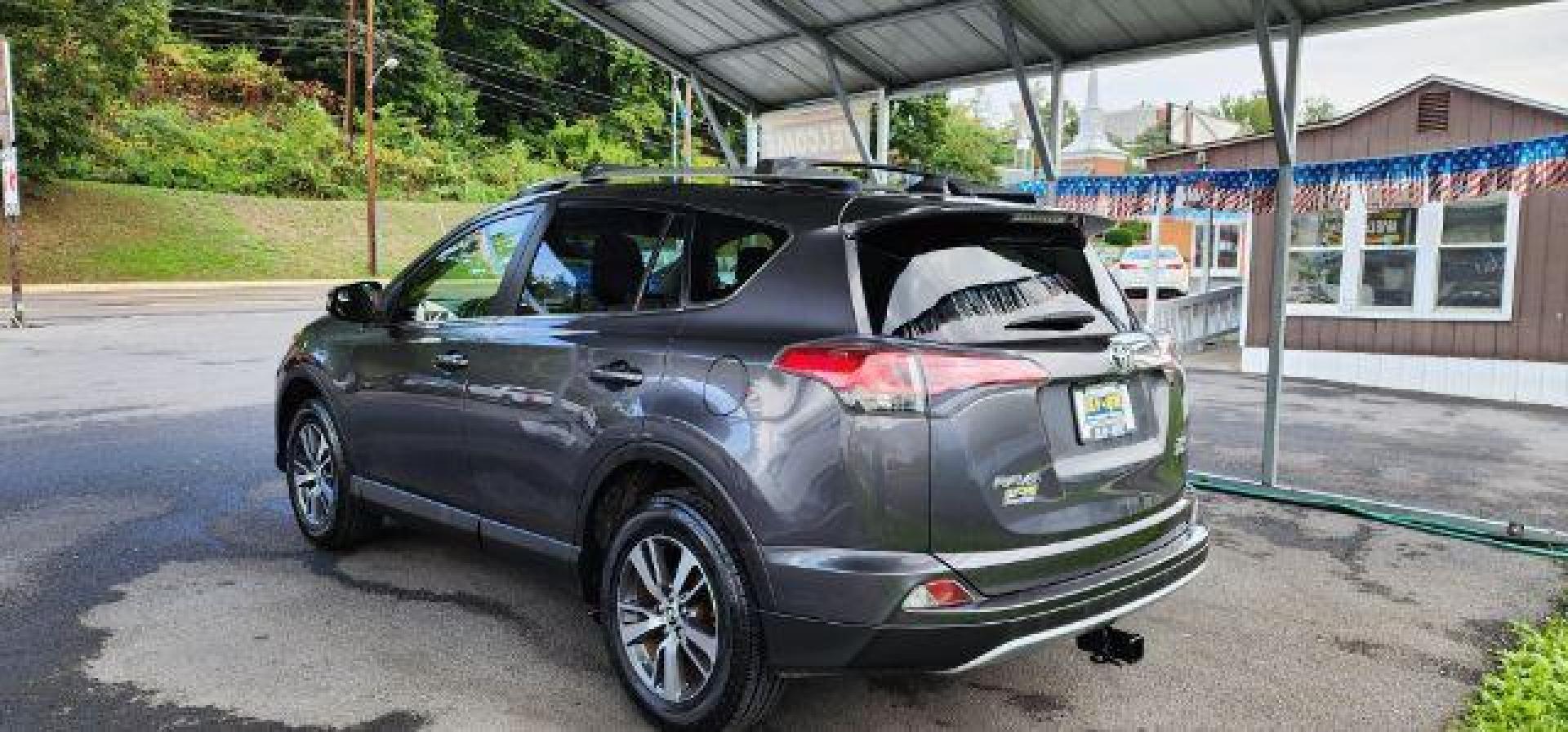 2016 Gray /Black, cloth Toyota RAV4 XLE AWD (JTMRFREV2GJ) with an 2.5L L4 engine, AT transmission, located at 15520 McMullen Hwy SW, Belair, MD, 21502, (301) 729-3700, 39.581375, -78.846451 - FOR A BETTER PRICE CALL PAUL AT 301-268-8150 - Photo#8