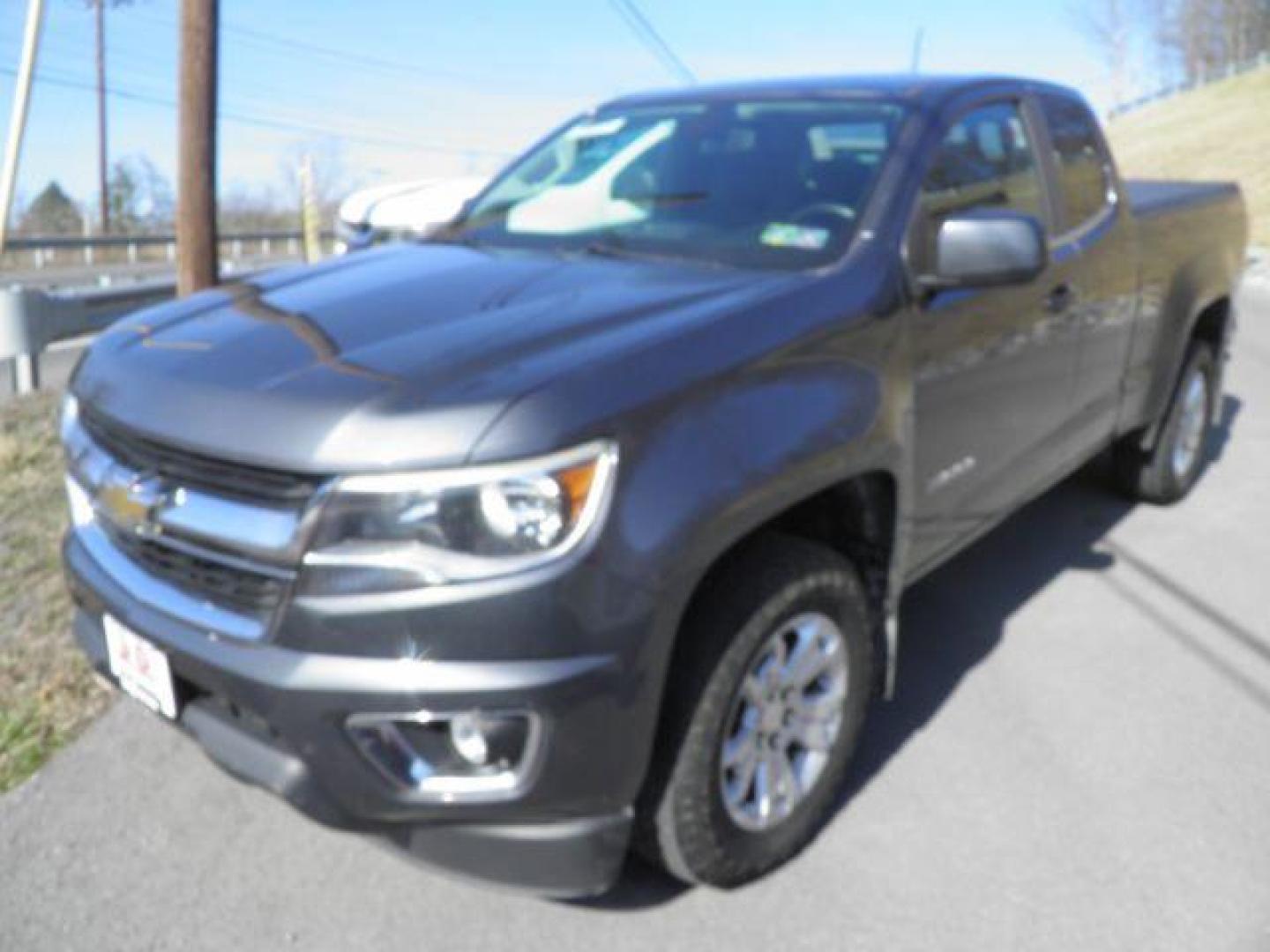 2017 GRAY Chevrolet Colorado LT Ext. Cab 4WD (1GCHTCEN7H1) with an 3.6L V6 engine, AT transmission, located at 19521 New George's Creek Rd SW, Barton, MD, 21521, (301) 463-2404, 39.524323, -79.017906 - Photo#0
