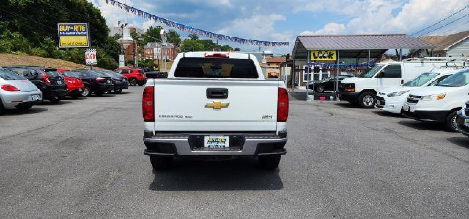 2017 WHITE /Jet Black/Dark Ash, cloth Chevrolet Colorado Work Truck Crew Cab 4WD Short Box (1GCGTBEN0H1) with an 3.6L V6 engine, AT transmission, located at 15520 McMullen Hwy SW, Belair, MD, 21502, (301) 729-3700, 39.581375, -78.846451 - FOR A BETTER PRICE CALL PAUL AT 301-268-8150 - Photo#9