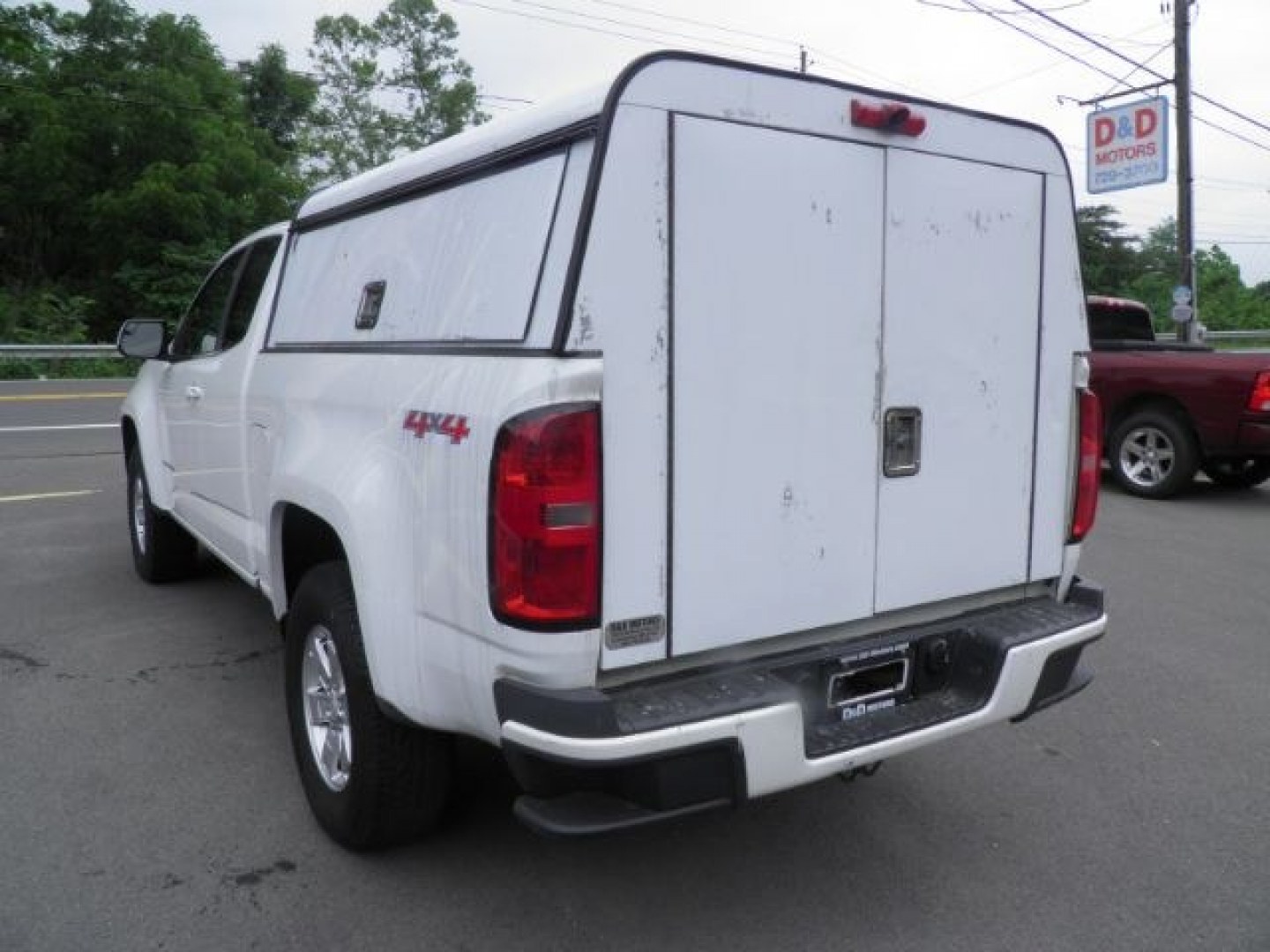 2017 WHITE Chevrolet Colorado WT (1GCHTBEA7H1) with an 2.5L I-4 gasoline direct injection engine, AT transmission, located at 15520 McMullen Hwy SW, Belair, MD, 21502, (301) 729-3700, 39.581375, -78.846451- Photo#6