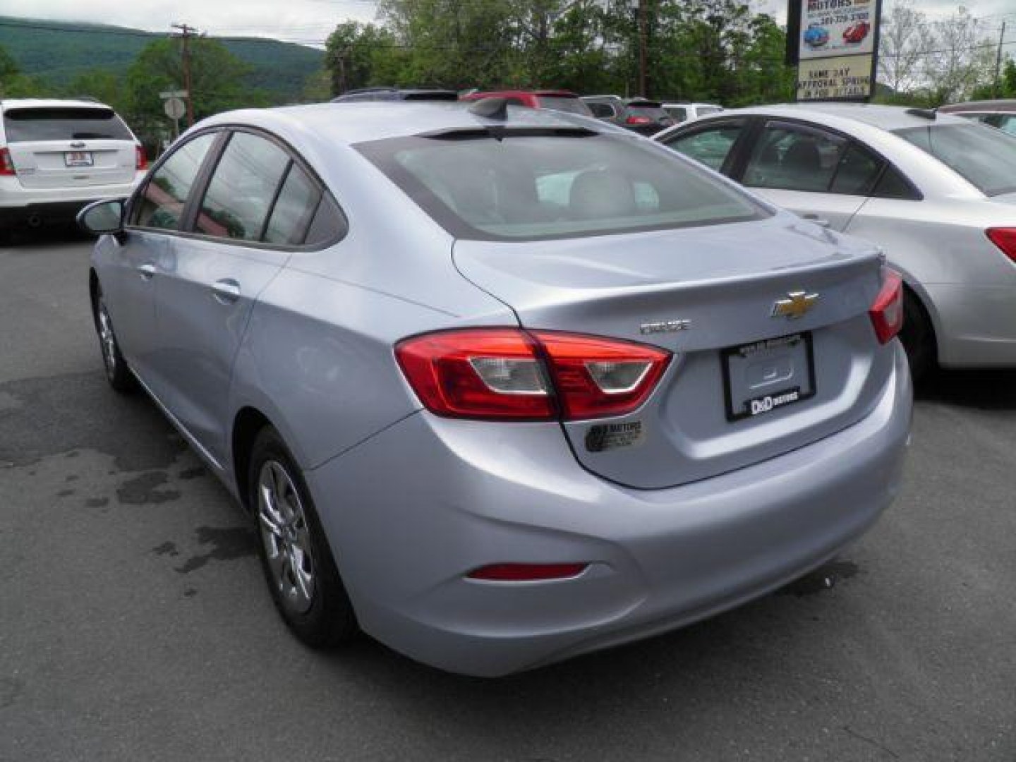 2017 Blue Chevrolet Cruze LS Auto (1G1BC5SM7H7) with an 1.4L I4 engine, AT transmission, located at 15520 McMullen Hwy SW, Belair, MD, 21502, (301) 729-3700, 39.581375, -78.846451- Photo#4