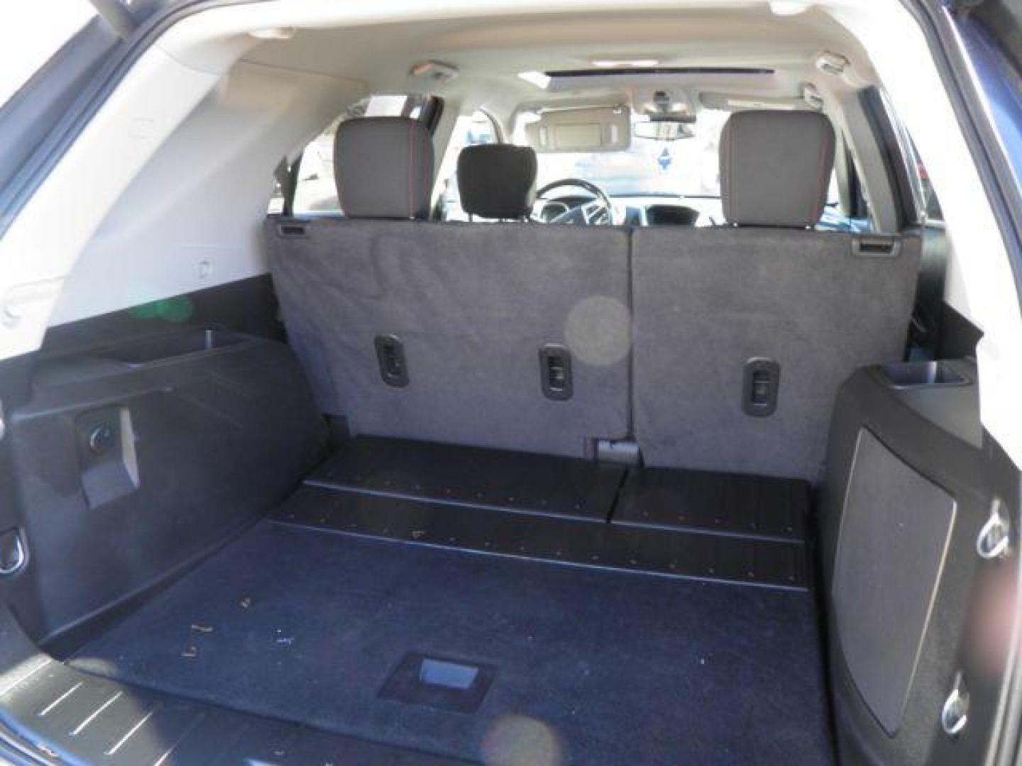 2017 BLUE Chevrolet Equinox LT (2GNFLFEK5H6) with an 2.4l I4 engine, AT transmission, located at 19521 New George's Creek Rd SW, Barton, MD, 21521, (301) 463-2404, 39.524323, -79.017906 - Photo#4