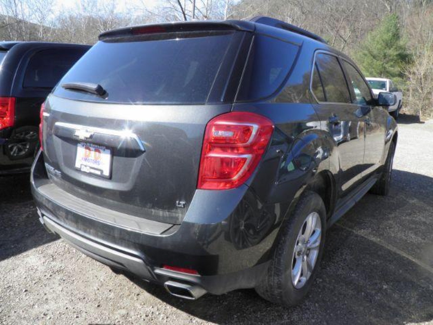 2017 GRAY Chevrolet Equinox LT (2GNFLFE32H6) with an 3.6L V6 engine, AT transmission, located at 19521 New George's Creek Rd SW, Barton, MD, 21521, (301) 463-2404, 39.524323, -79.017906 - Photo#5