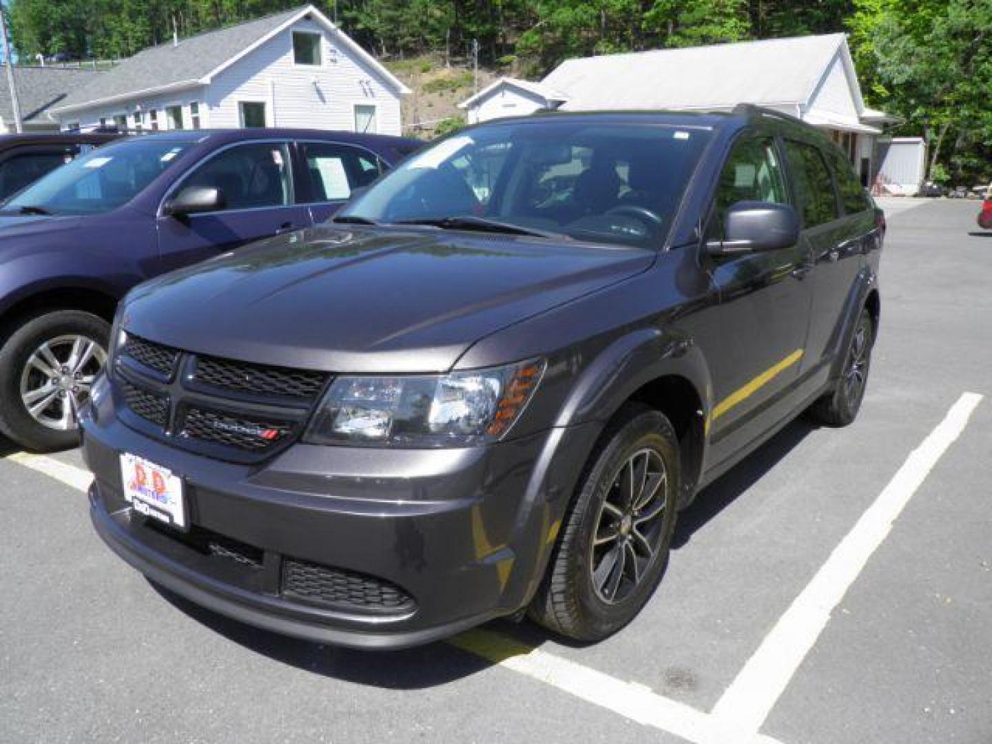 2017 GRAY Dodge Journey SE (3C4PDCABXHT) with an 2.4l L4 engine, AT transmission, located at 15520 McMullen Hwy SW, Belair, MD, 21502, (301) 729-3700, 39.581375, -78.846451 - Photo#0