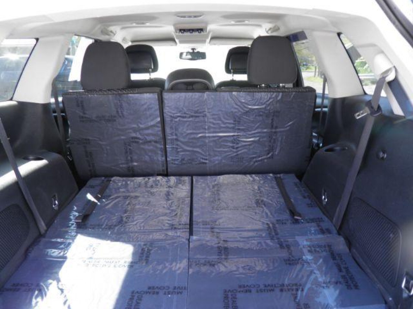 2017 SILVER Dodge Journey SE (3C4PDCABXHT) with an 2.4L L4 engine, located at 15520 McMullen Hwy SW, Belair, MD, 21502, (301) 729-3700, 39.581375, -78.846451 - Photo#4