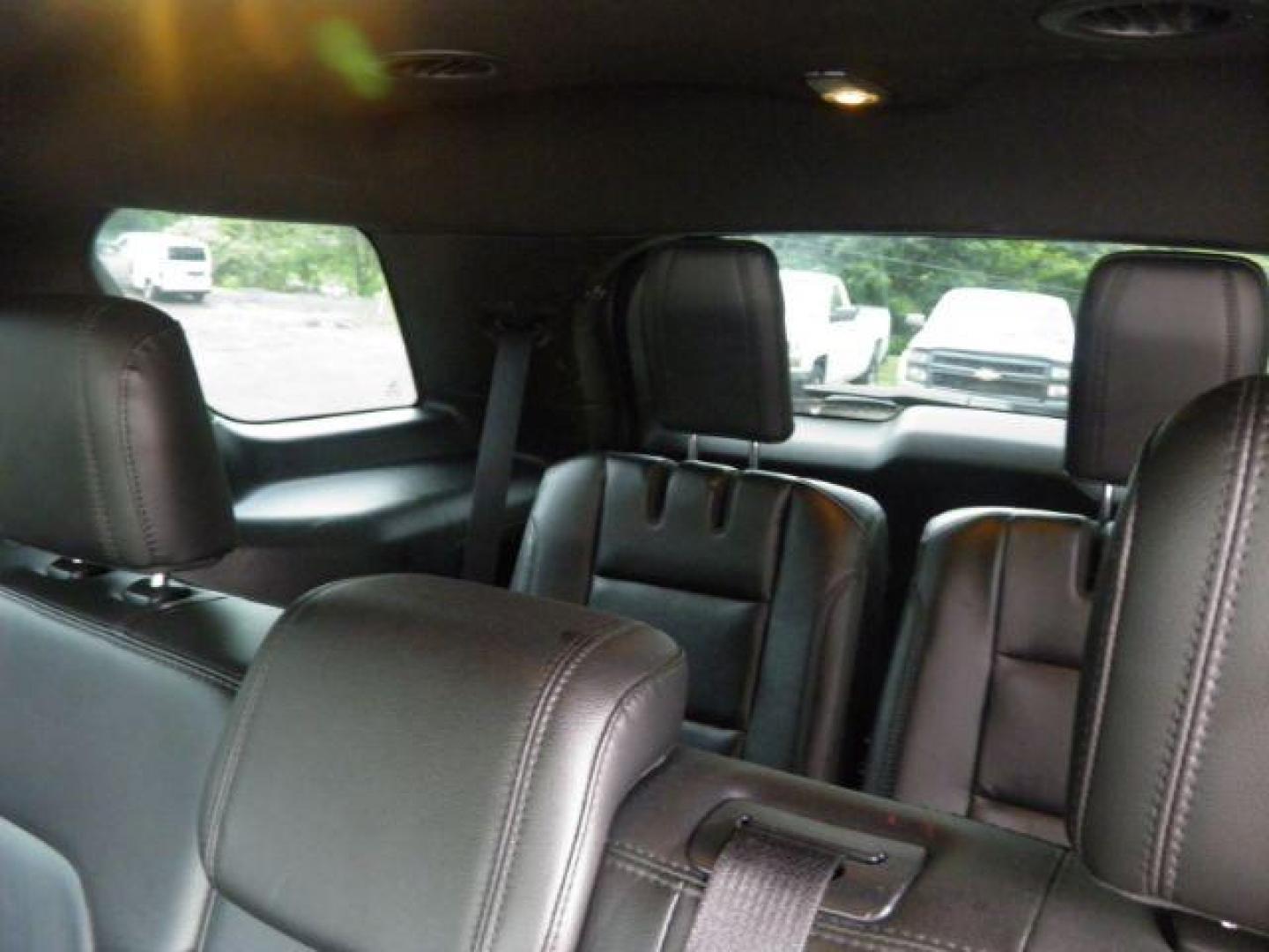 2017 SILVER Ford Explorer XLT (1FM5K7D8XHG) with an 3.5L V6 engine, AT transmission, located at 19521 New George's Creek Rd SW, Barton, MD, 21521, (301) 463-2404, 39.524323, -79.017906 - Photo#4