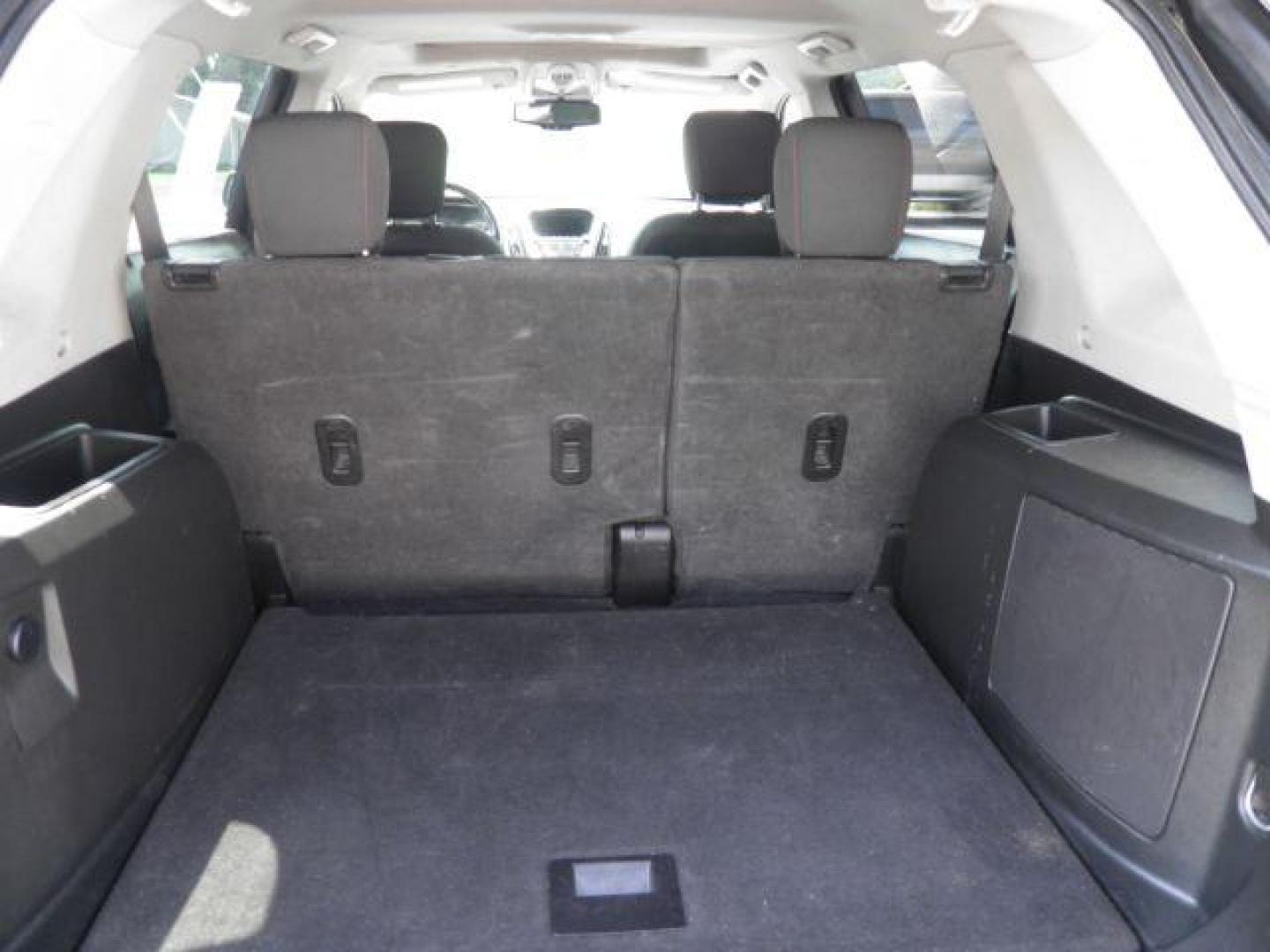 2017 Gray GMC Terrain SLE-2 (2GKFLTEK9H6) with an 3.5L V6 engine, AT transmission, located at 15520 McMullen Hwy SW, Belair, MD, 21502, (301) 729-3700, 39.581375, -78.846451 - Photo#4