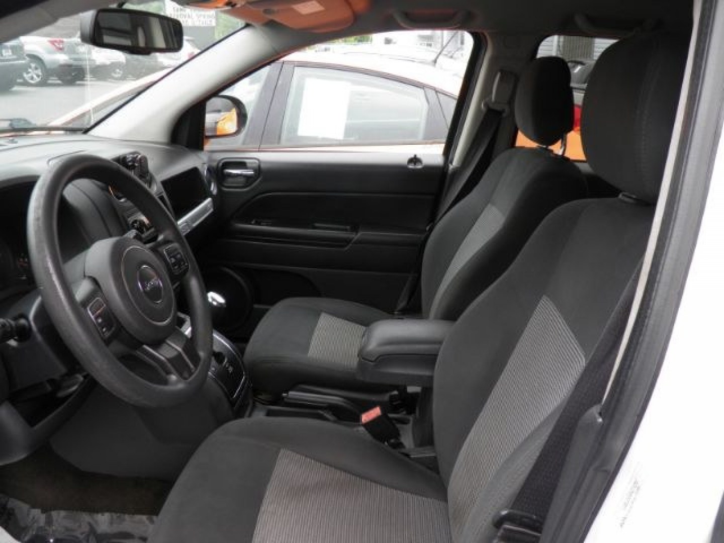 2017 WHITE Jeep Compass Sport 4WD (1C4NJDBB9HD) with an 2.4L L4 engine, AT transmission, located at 15520 McMullen Hwy SW, Belair, MD, 21502, (301) 729-3700, 39.581375, -78.846451- Photo#1
