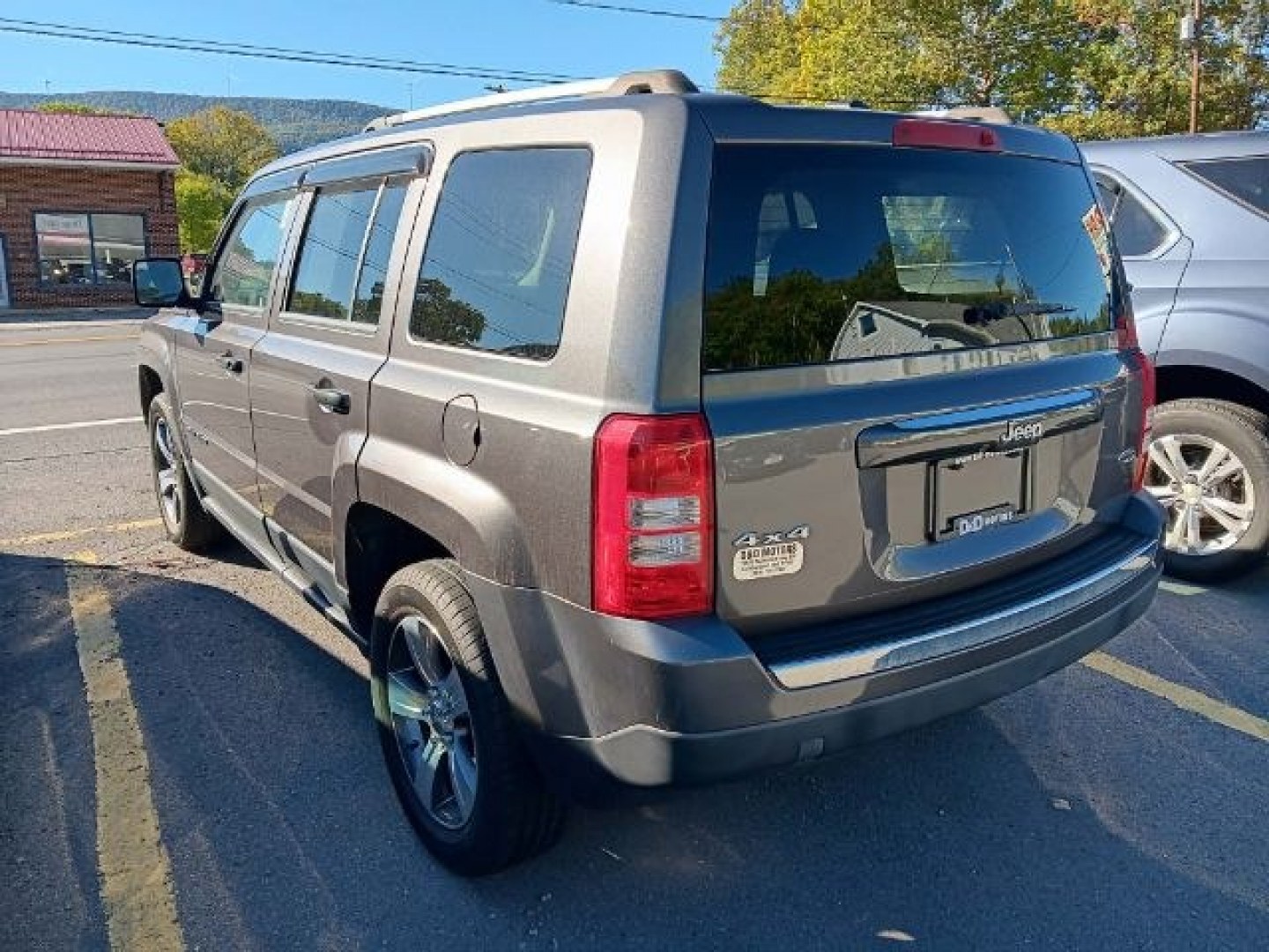 2017 GRAY Jeep Patriot High Altitude 4x4 (1C4NJRFB1HD) with an 2.4L L4 engine, AT transmission, located at 15520 McMullen Hwy SW, Belair, MD, 21502, (301) 729-3700, 39.581375, -78.846451- Photo#4