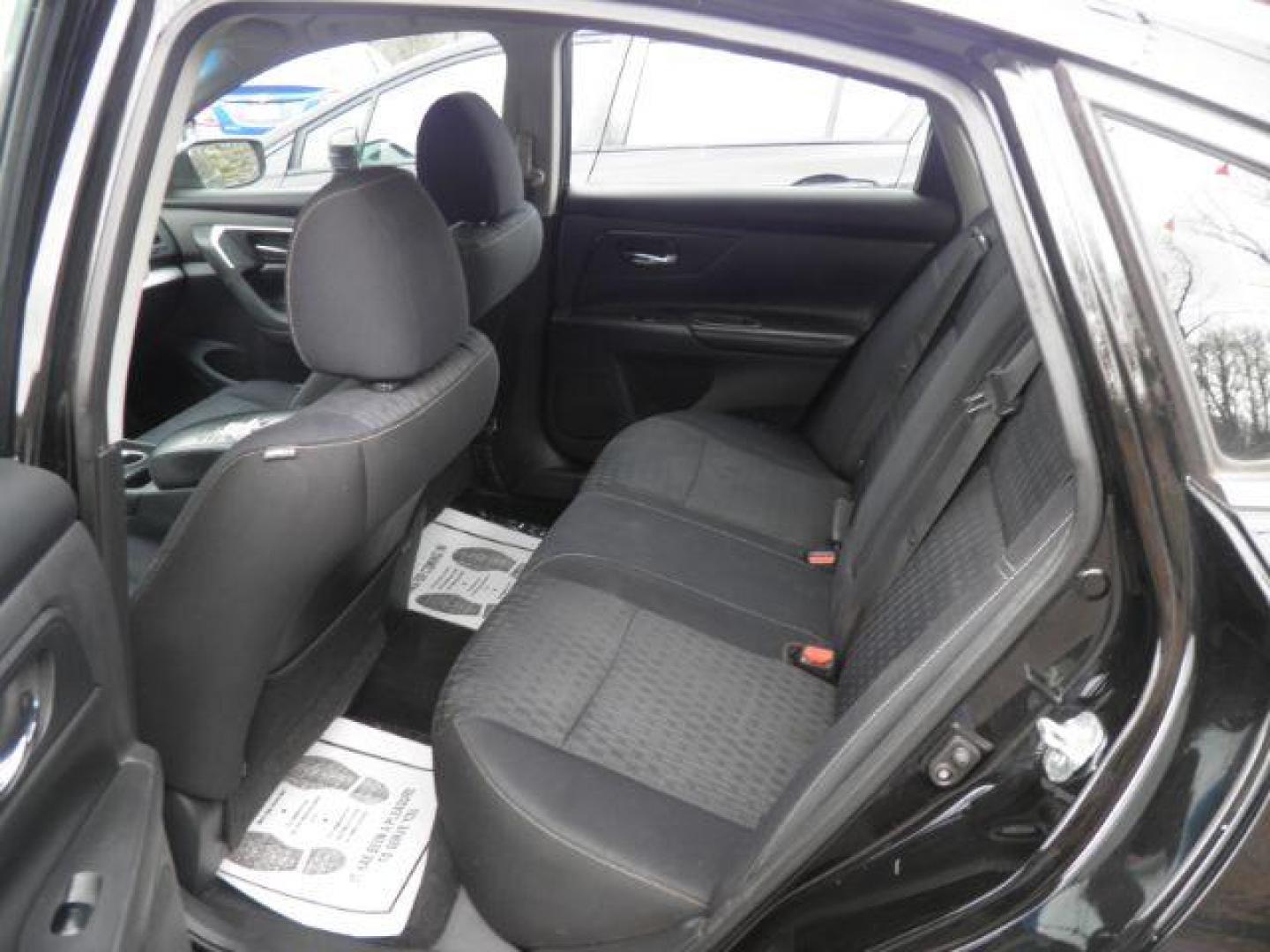 2017 Black Nissan Altima 2.5 (1N4AL3AP5HC) with an 2.5L I4 engine, AT transmission, located at 19521 New George's Creek Rd SW, Barton, MD, 21521, (301) 463-2404, 39.524323, -79.017906 - Photo#3