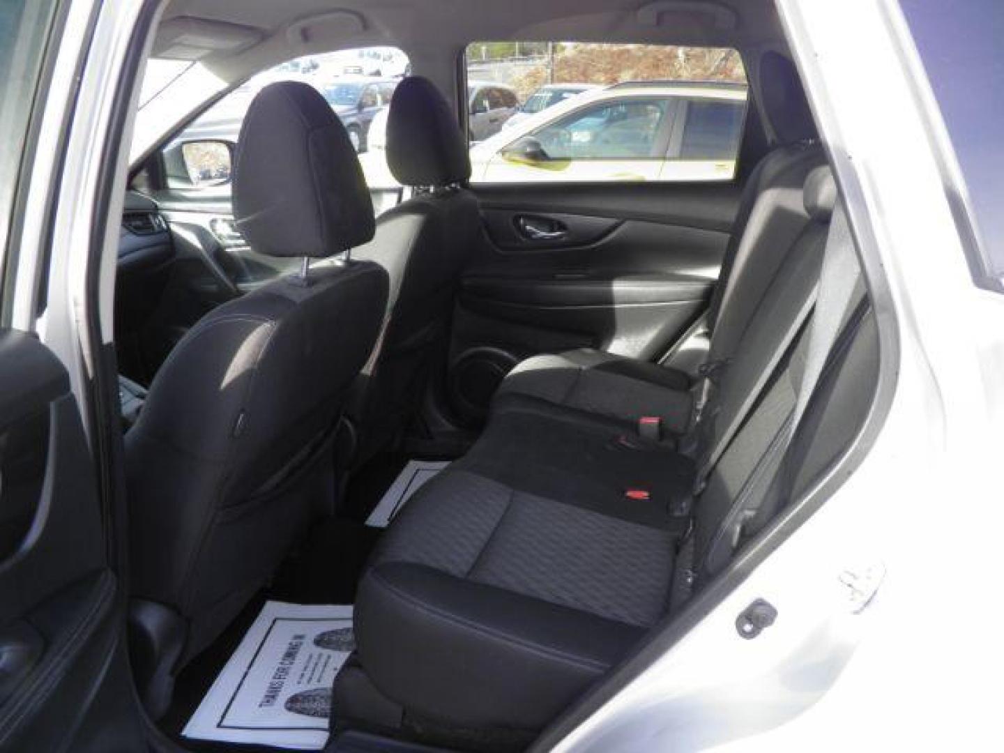 2017 Silver Nissan Rogue SV (KNMAT2MV2HP) with an 2.5L I4 engine, AT transmission, located at 15520 McMullen Hwy SW, Belair, MD, 21502, (301) 729-3700, 39.581375, -78.846451 - Photo#3