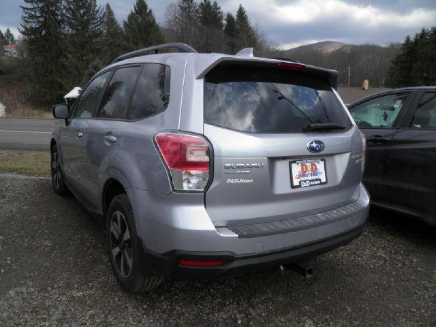 2017 SILVER Subaru Forester 2.5i Premium (JF2SJAGC1HH) with an 2.5 L4 engine, AT transmission, located at 19521 New George's Creek Rd SW, Barton, MD, 21521, (301) 463-2404, 39.524323, -79.017906- Photo#5