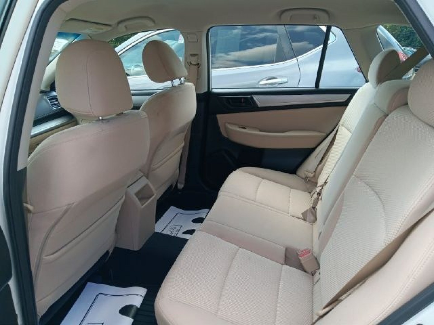2017 WHITE Subaru Outback 2.5i (4S4BSAAC5H3) with an 2.5 L4 engine, CVT transmission, located at 19521 New George's Creek Rd SW, Barton, MD, 21521, (301) 463-2404, 39.524323, -79.017906- Photo#4