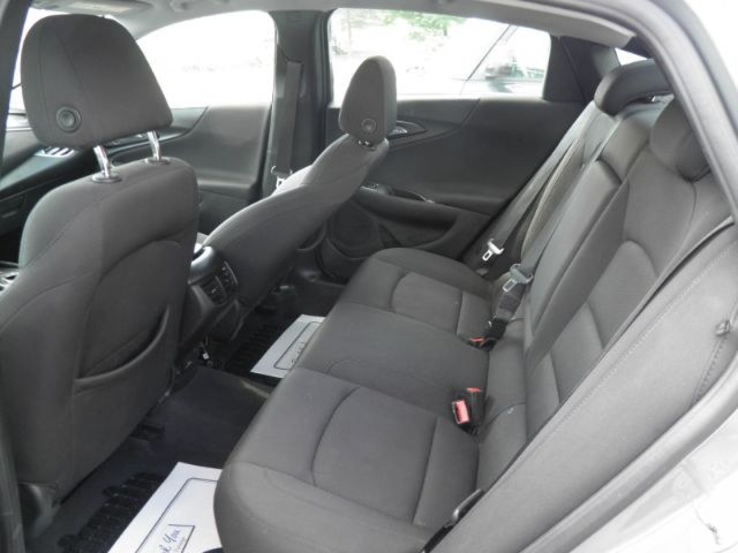 2018 GRAY Chevrolet Malibu LT (1G1ZD5ST7JF) with an 1.5L L4 engine, AT transmission, located at 19521 New George's Creek Rd SW, Barton, MD, 21521, (301) 463-2404, 39.524323, -79.017906- Photo#3