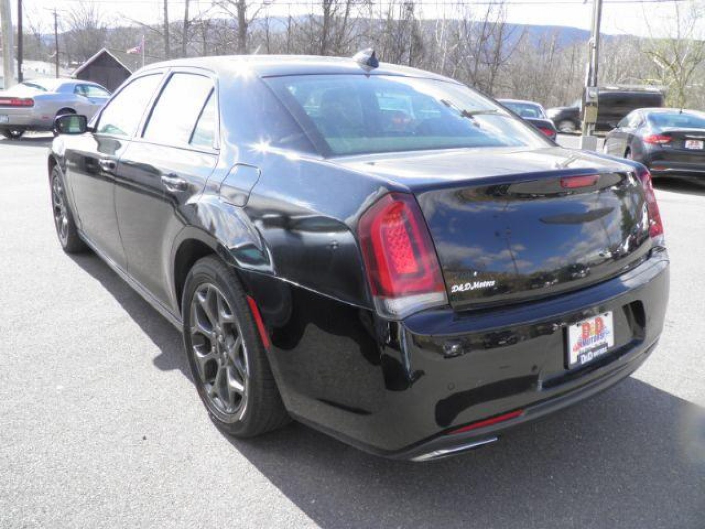 2018 BLACK Chrysler 300 300S AWD (2C3CCAGG6JH) with an 3.6L V6 engine, CVT transmission, located at 15520 McMullen Hwy SW, Belair, MD, 21502, (301) 729-3700, 39.581375, -78.846451 - Photo#4