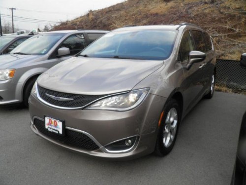 2018 Chrysler Pacifica Touring Plus