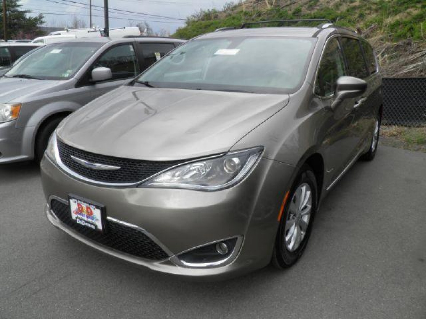 2018 BROWN Chrysler Pacifica Touring L (2C4RC1BG3JR) with an 3.6L V6 engine, AT transmission, located at 15520 McMullen Hwy SW, Belair, MD, 21502, (301) 729-3700, 39.581375, -78.846451 - Photo#0