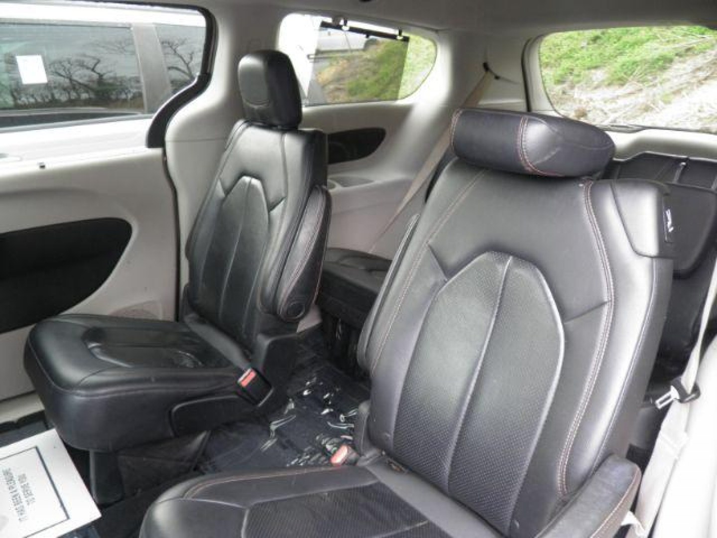 2018 BROWN Chrysler Pacifica Touring L (2C4RC1BG3JR) with an 3.6L V6 engine, AT transmission, located at 15520 McMullen Hwy SW, Belair, MD, 21502, (301) 729-3700, 39.581375, -78.846451 - Photo#4