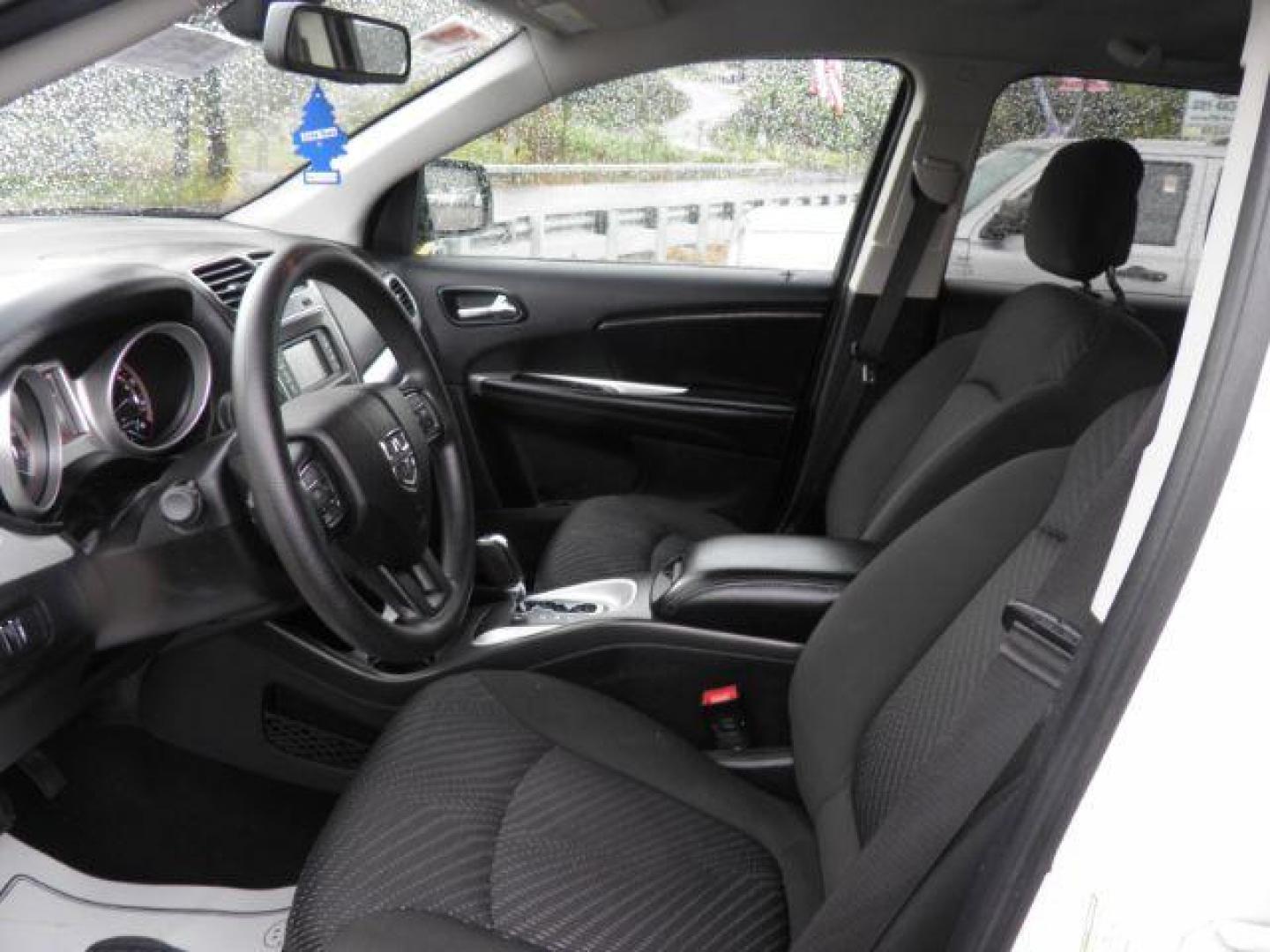 2018 WHITE Dodge Journey SE (3C4PDCAB5JT) with an 2.4L L4 engine, AT transmission, located at 19521 New George's Creek Rd SW, Barton, MD, 21521, (301) 463-2404, 39.524323, -79.017906 - Photo#1