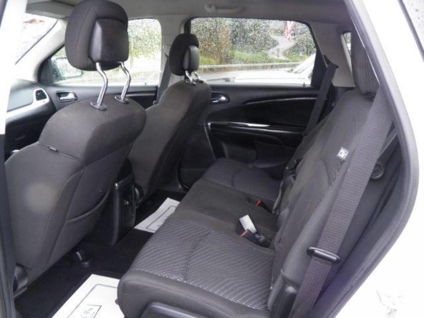 2018 WHITE Dodge Journey SE (3C4PDCAB5JT) with an 2.4L L4 engine, AT transmission, located at 19521 New George's Creek Rd SW, Barton, MD, 21521, (301) 463-2404, 39.524323, -79.017906 - Photo#3