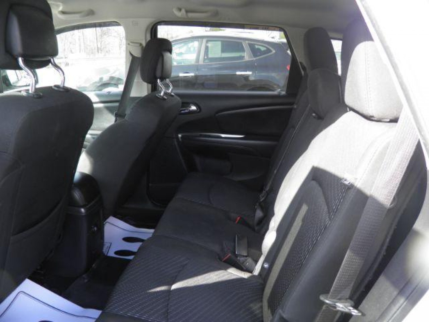 2018 White Dodge Journey SE (3C4PDCABXJT) with an 2.4L I4 engine, AT transmission, located at 15520 McMullen Hwy SW, Belair, MD, 21502, (301) 729-3700, 39.581375, -78.846451 - Photo#3