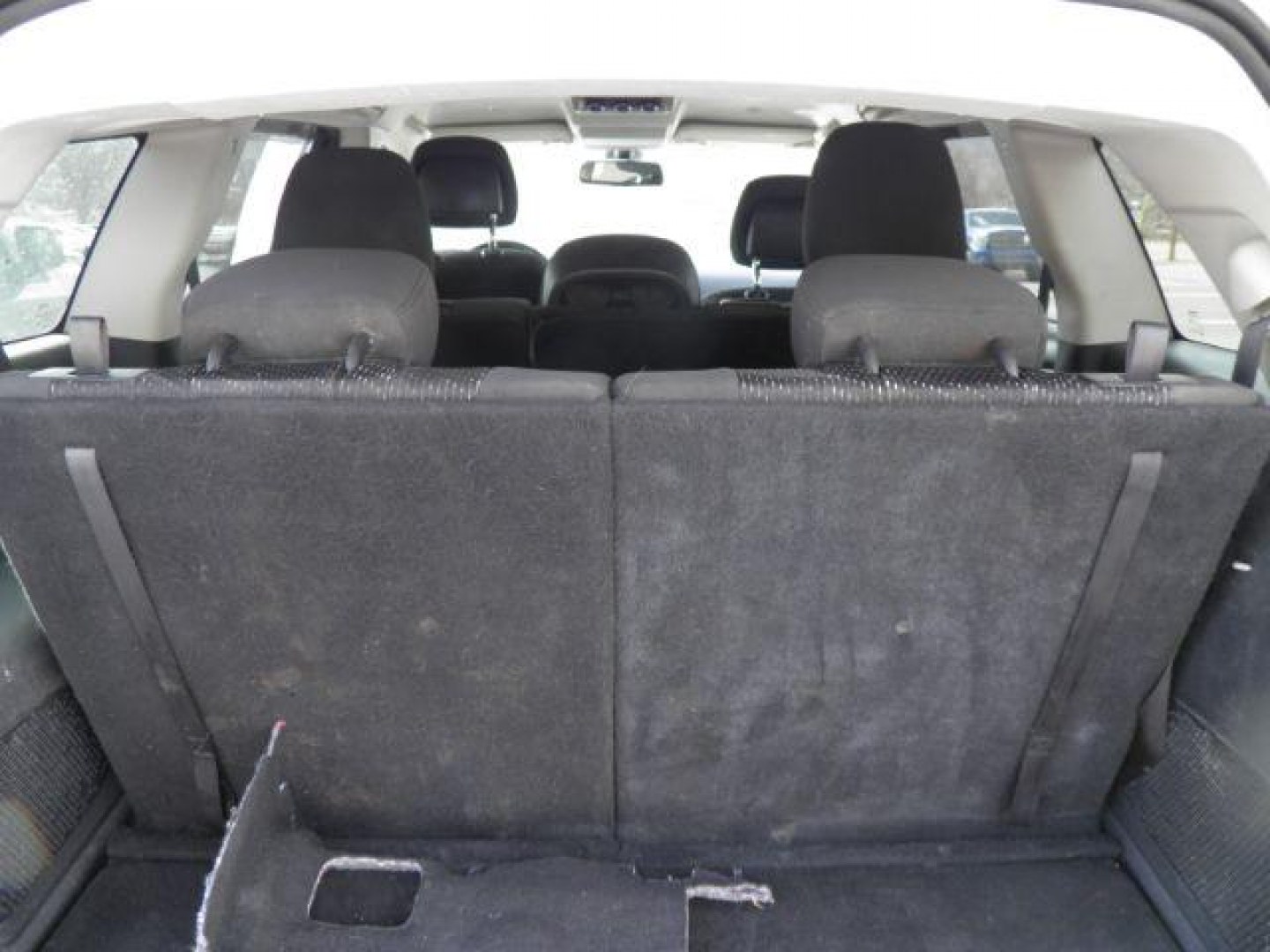 2018 White Dodge Journey SE (3C4PDCABXJT) with an 2.4L I4 engine, AT transmission, located at 15520 McMullen Hwy SW, Belair, MD, 21502, (301) 729-3700, 39.581375, -78.846451 - Photo#4