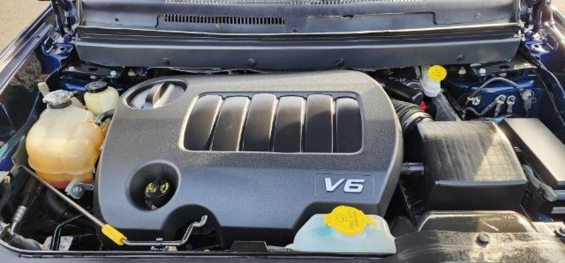 2018 BLUE /Black Dodge Journey Crossroad AWD (3C4PDDGG3JT) with an 3.6L V6 engine, AT transmission, located at 15520 McMullen Hwy SW, Belair, MD, 21502, (301) 729-3700, 39.581375, -78.846451- Photo#10