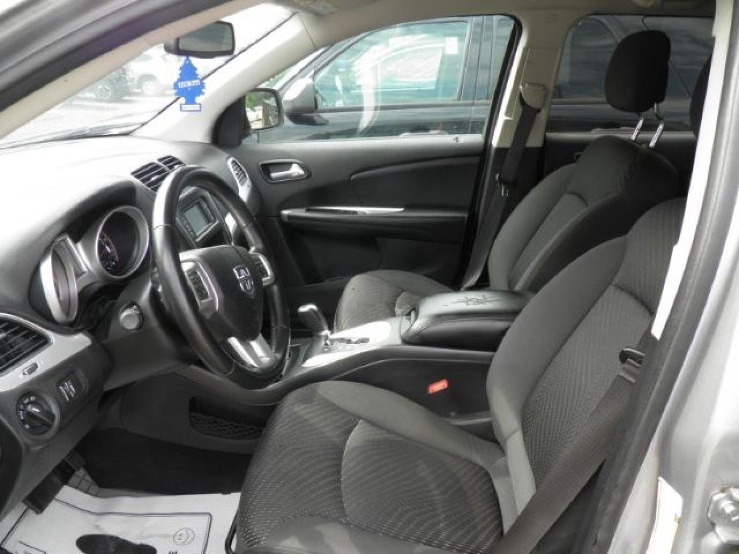 2018 SILVER Dodge Journey SE (3C4PDCAB5JT) with an 2.4L L4 engine, CVT transmission, located at 19521 New George's Creek Rd SW, Barton, MD, 21521, (301) 463-2404, 39.524323, -79.017906- Photo#1