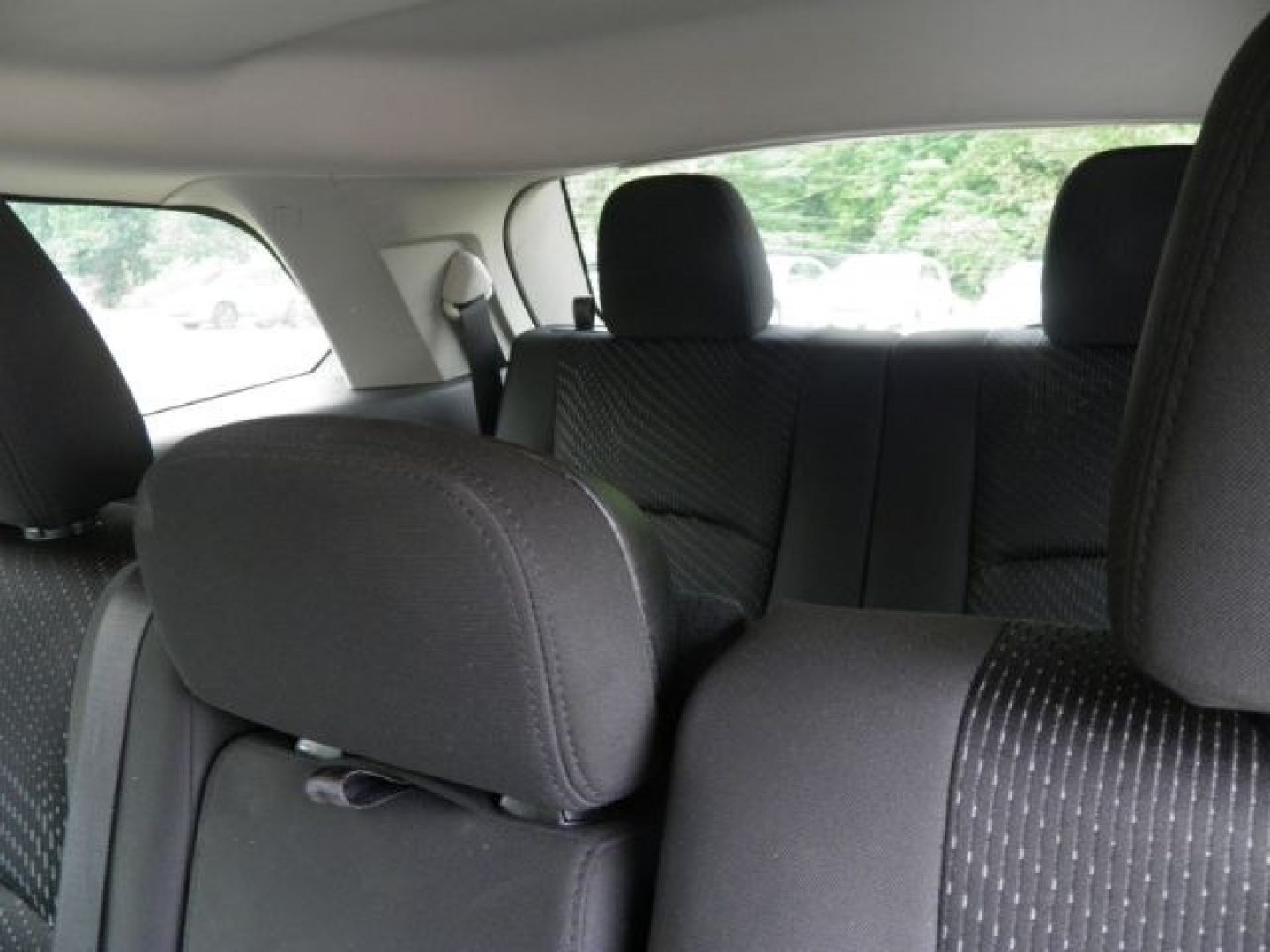 2018 SILVER Dodge Journey SE (3C4PDCAB5JT) with an 2.4L L4 engine, CVT transmission, located at 19521 New George's Creek Rd SW, Barton, MD, 21521, (301) 463-2404, 39.524323, -79.017906- Photo#4