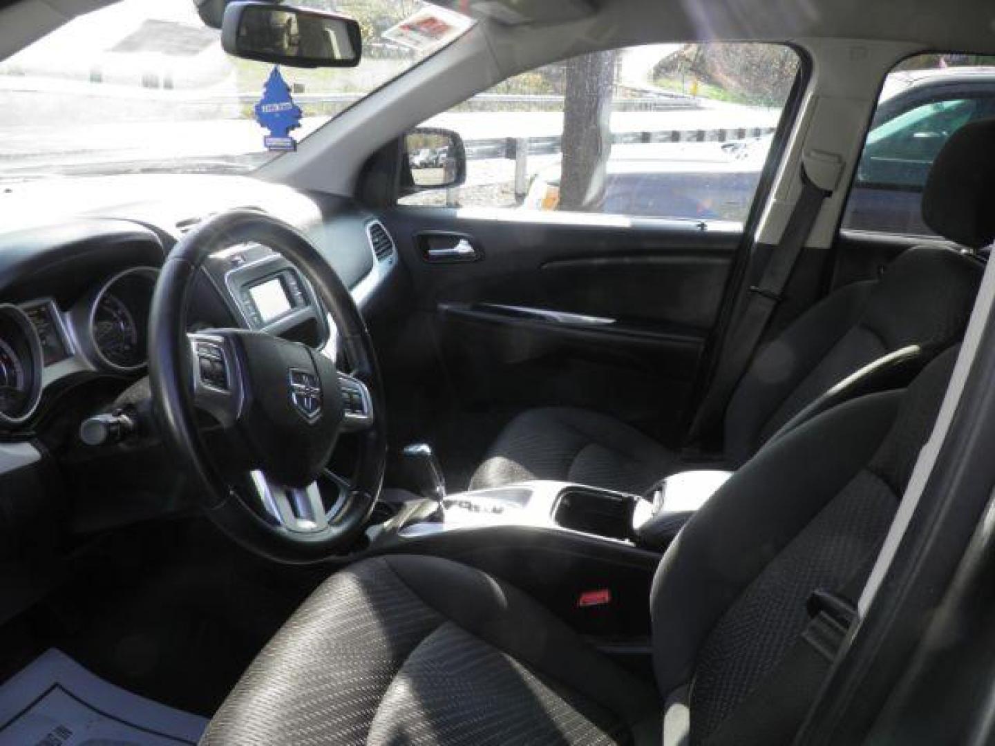 2018 GRAY Dodge Journey SE (3C4PDCAB8JT) with an 2.4L L4 engine, AT transmission, located at 19521 New George's Creek Rd SW, Barton, MD, 21521, (301) 463-2404, 39.524323, -79.017906 - Photo#1