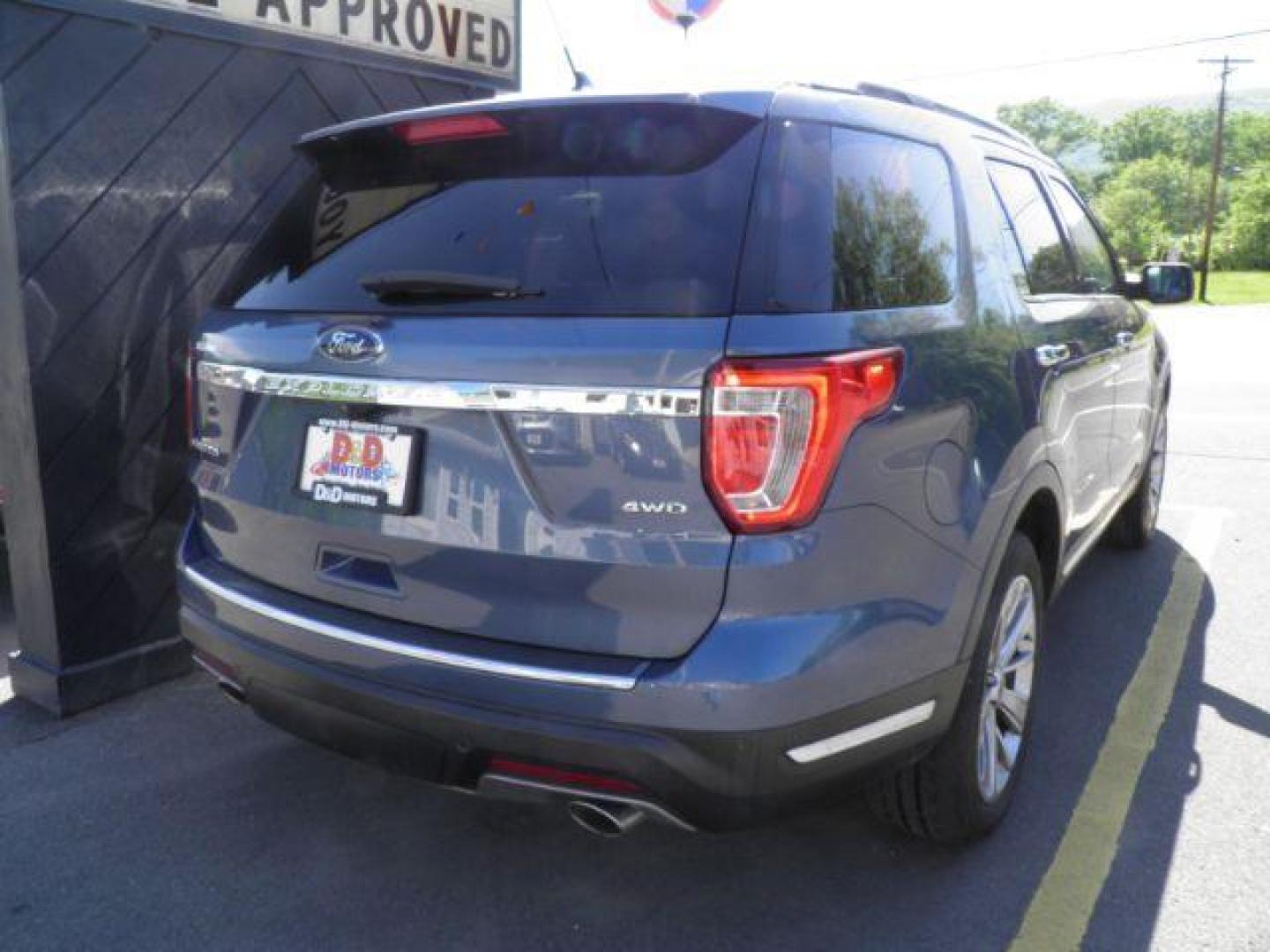 2018 BLUE Ford Explorer Limited (1FM5K8F83JG) with an 3.5L V-6 DOHC engine, AT transmission, located at 15520 McMullen Hwy SW, Belair, MD, 21502, (301) 729-3700, 39.581375, -78.846451 - Photo#6