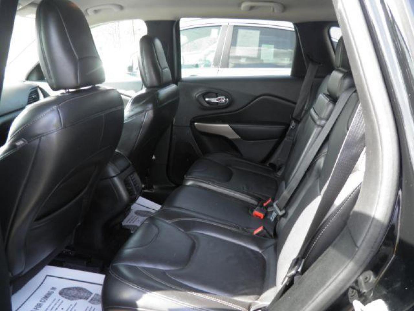 2018 BLACK Jeep Cherokee Limited 4WD (1C4PJMDB7JD) with an 2.4L L4 engine, AT transmission, located at 15520 McMullen Hwy SW, Belair, MD, 21502, (301) 729-3700, 39.581375, -78.846451 - Photo#3