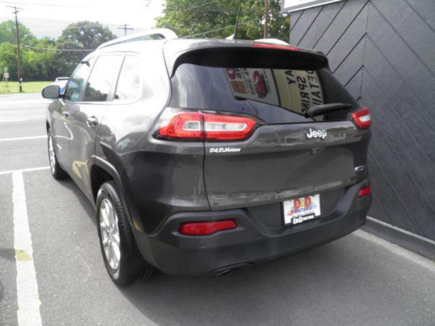 2018 Gray Jeep Cherokee Latitude Plus FWD (1C4PJLLB4JD) with an 2.4L I4 engine, AT transmission, located at 15520 McMullen Hwy SW, Belair, MD, 21502, (301) 729-3700, 39.581375, -78.846451 - Photo#5