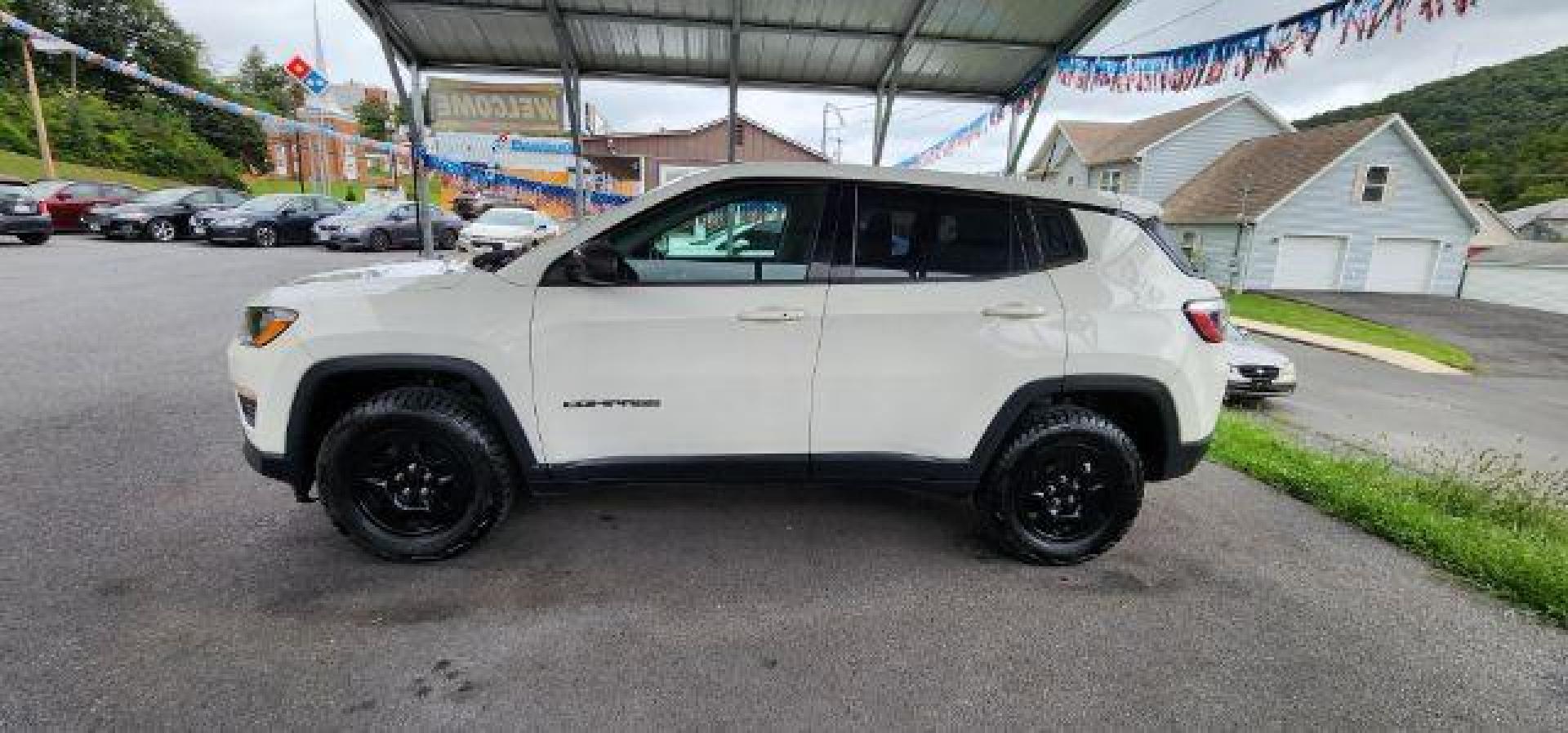 2018 WHITE /Black Jeep Compass Sport 4x4 (3C4NJDAB6JT) with an 2.4L L4 engine, AT transmission, located at 15520 McMullen Hwy SW, Belair, MD, 21502, (301) 729-3700, 39.581375, -78.846451 - Photo#3