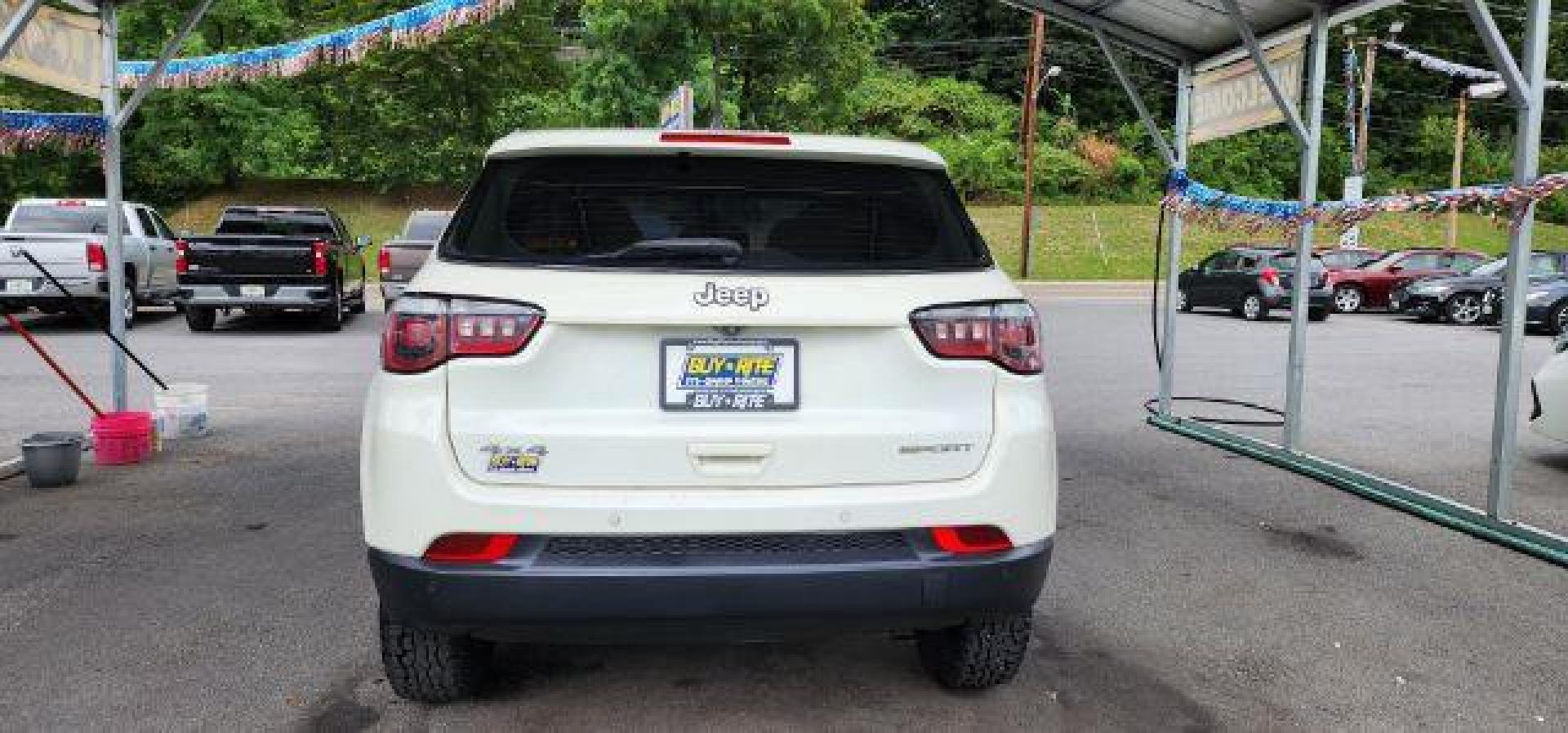 2018 WHITE /Black Jeep Compass Sport 4x4 (3C4NJDAB6JT) with an 2.4L L4 engine, AT transmission, located at 15520 McMullen Hwy SW, Belair, MD, 21502, (301) 729-3700, 39.581375, -78.846451 - Photo#9