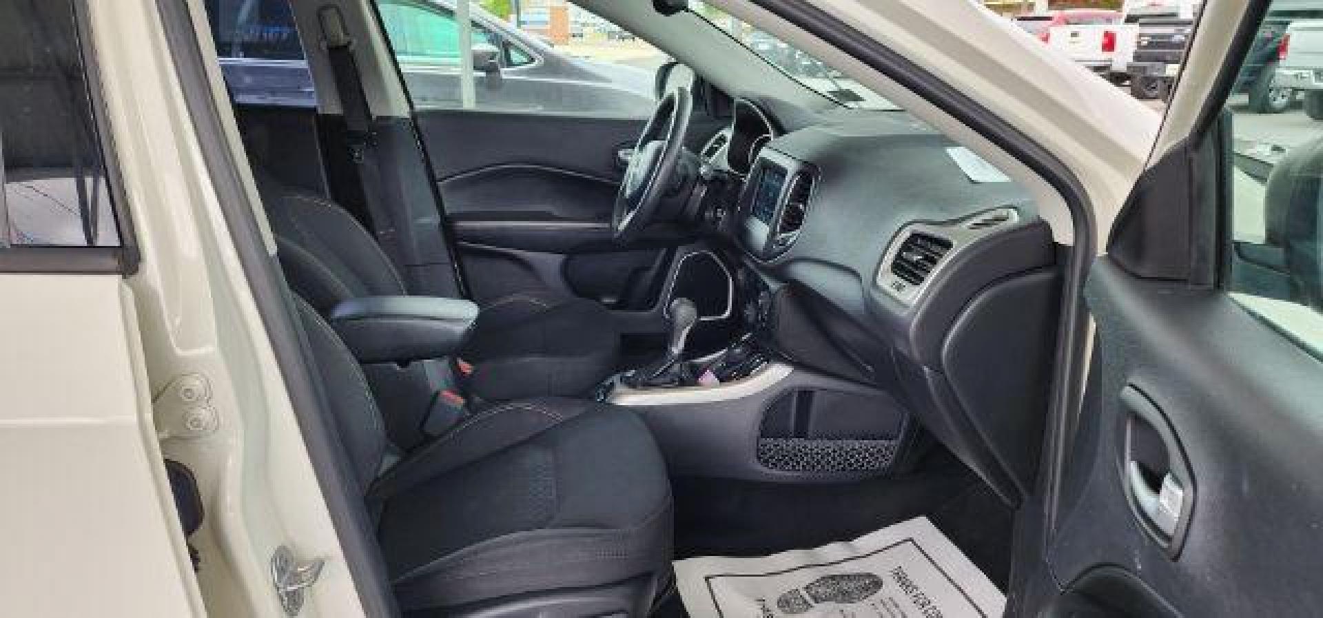 2018 WHITE /Black Jeep Compass Sport 4x4 (3C4NJDAB6JT) with an 2.4L L4 engine, AT transmission, located at 15520 McMullen Hwy SW, Belair, MD, 21502, (301) 729-3700, 39.581375, -78.846451 - Photo#13