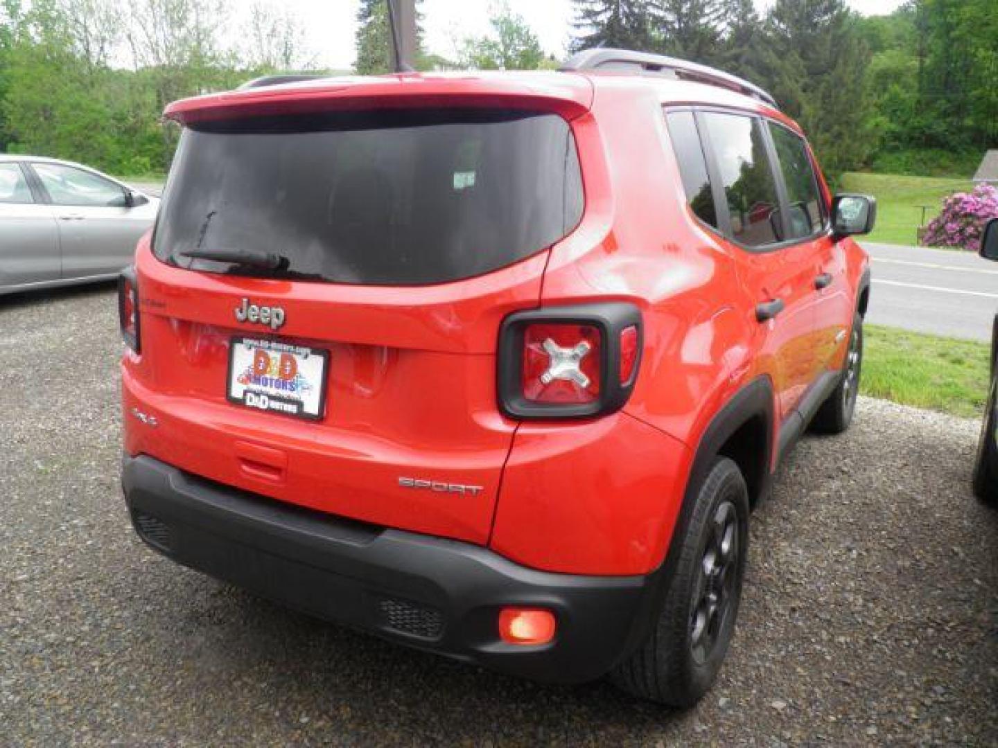 2018 RED Jeep Renegade Sport 4x4 (ZACCJBAB9JP) with an 2.4L L4 engine, located at 19521 New George's Creek Rd SW, Barton, MD, 21521, (301) 463-2404, 39.524323, -79.017906 - Photo#5